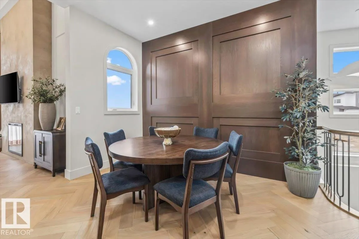41 ELDRIDGE Point(e)