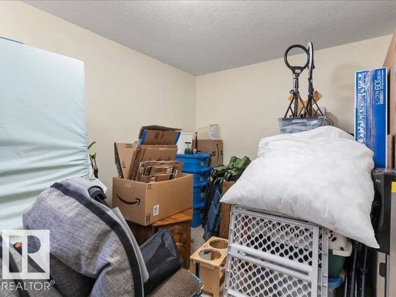 496 RAVINE Court