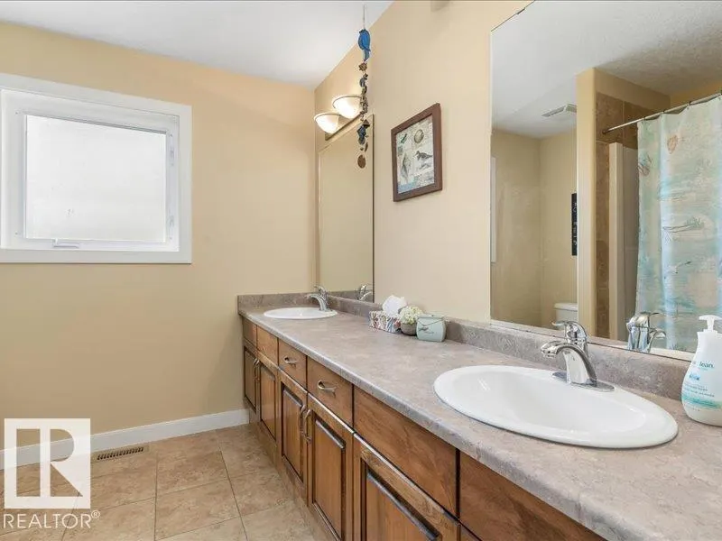 496 RAVINE Court