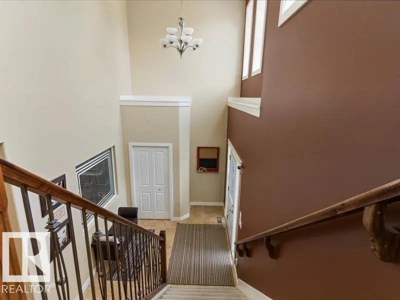 496 RAVINE Court
