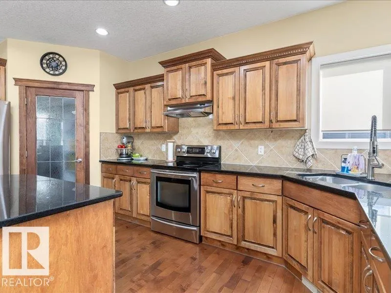 496 RAVINE Court
