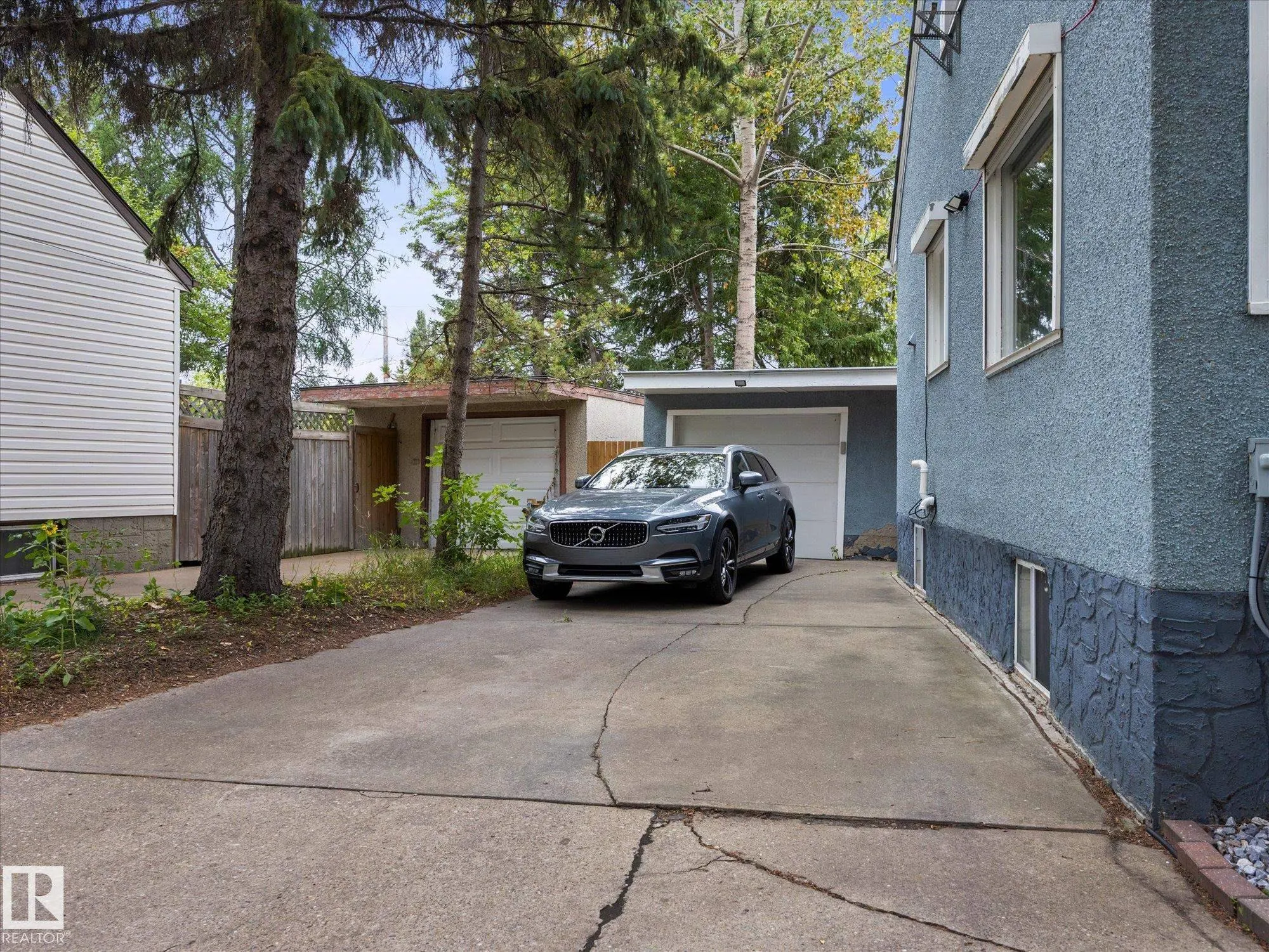 13507 110A Avenue