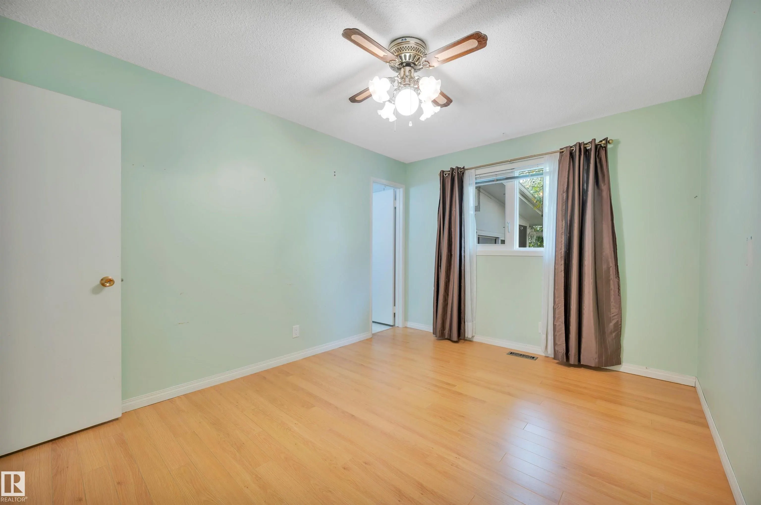 66 MEADOWBROOK Road