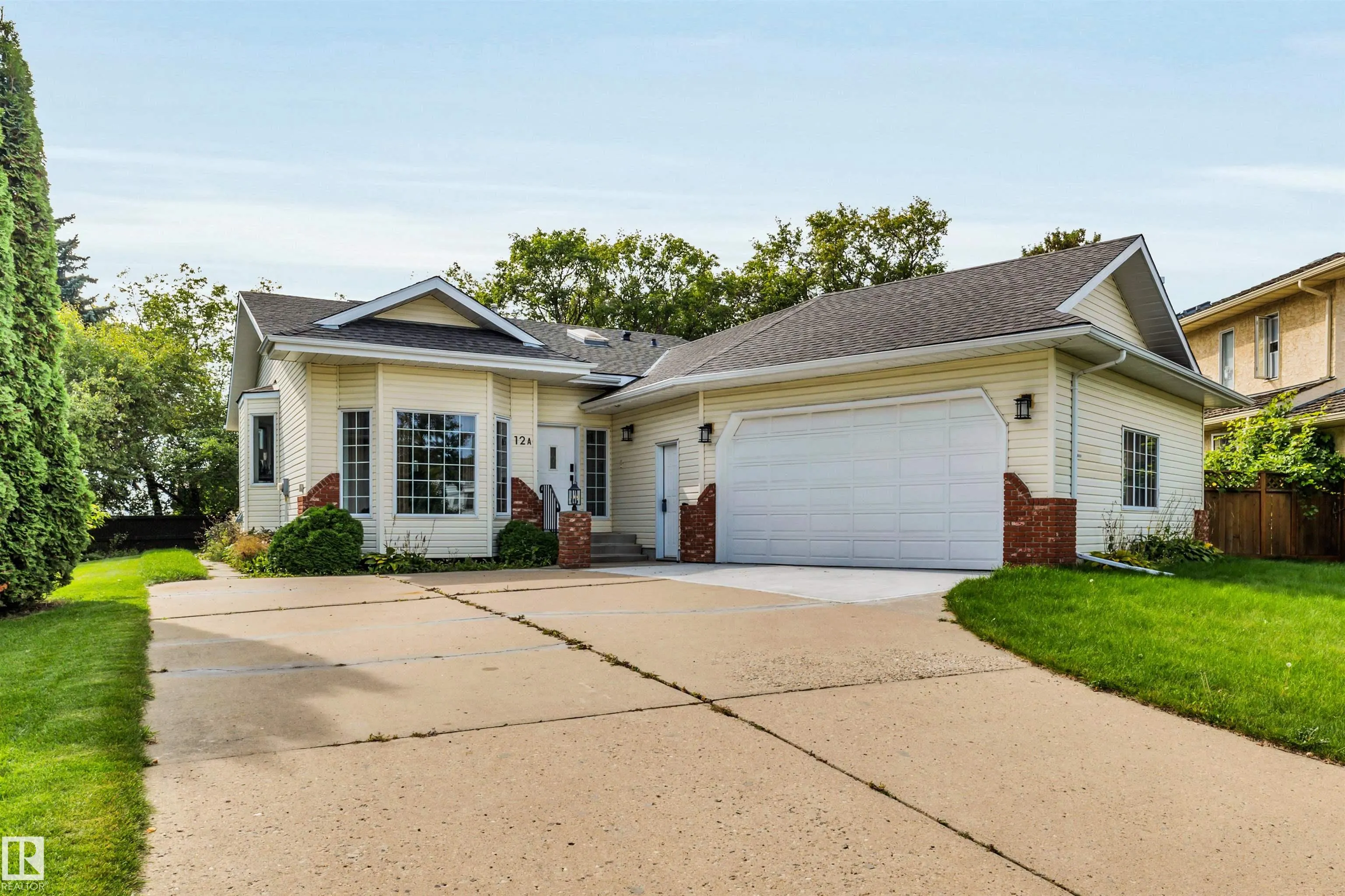 12 A INVERMERE Place