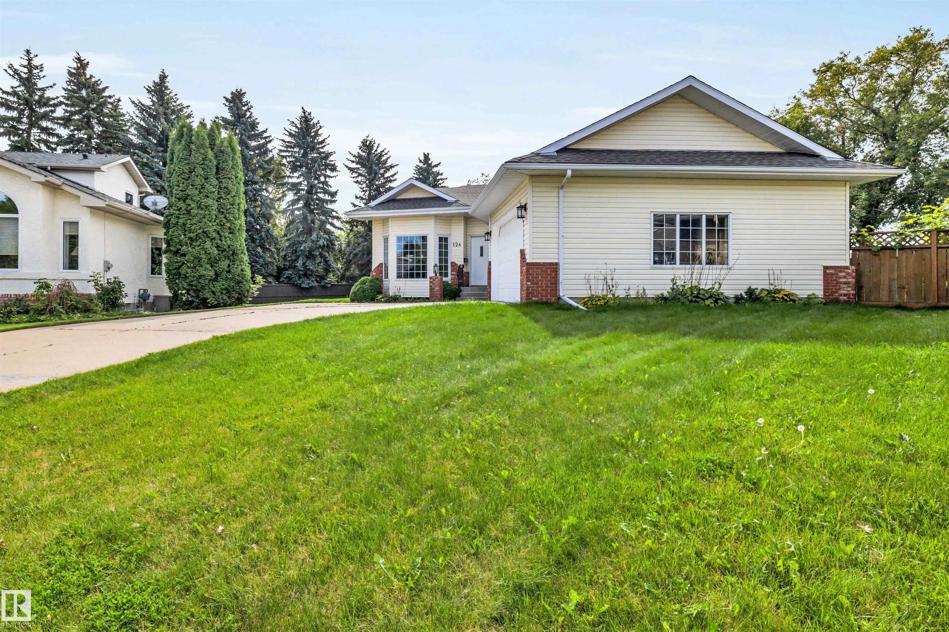 12 A INVERMERE Place