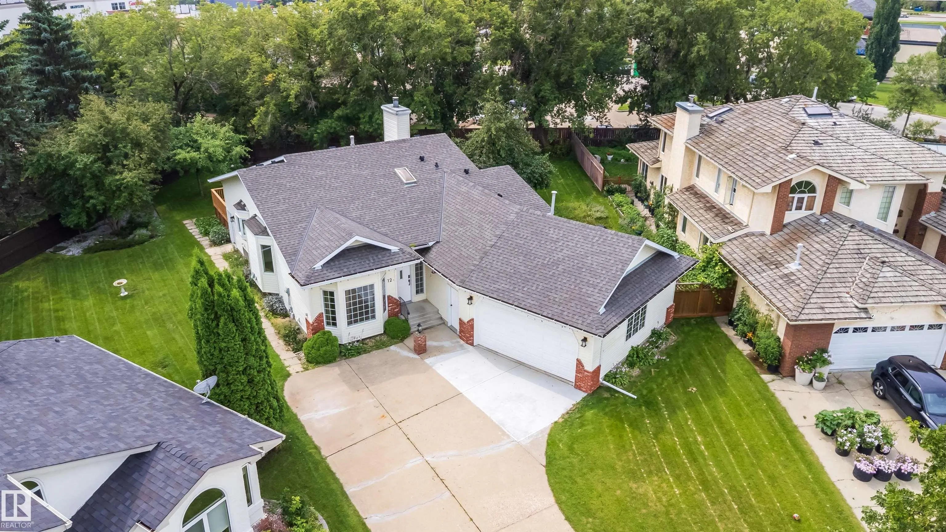 12 A INVERMERE Place