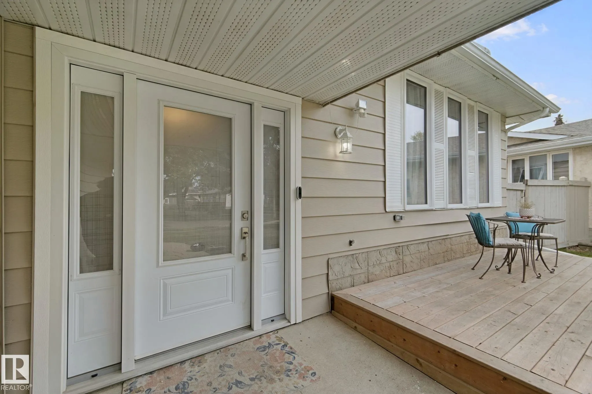 5 LABELLE Crescent