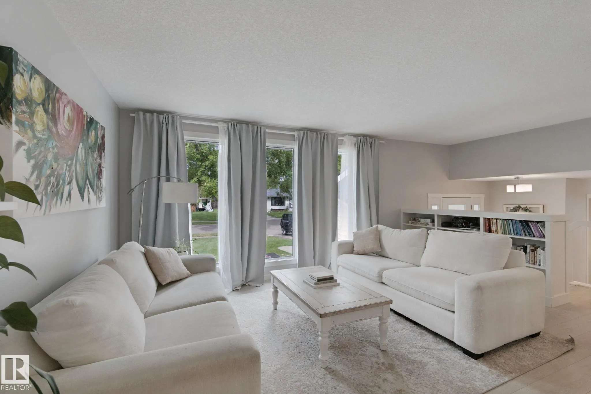 5 LABELLE Crescent