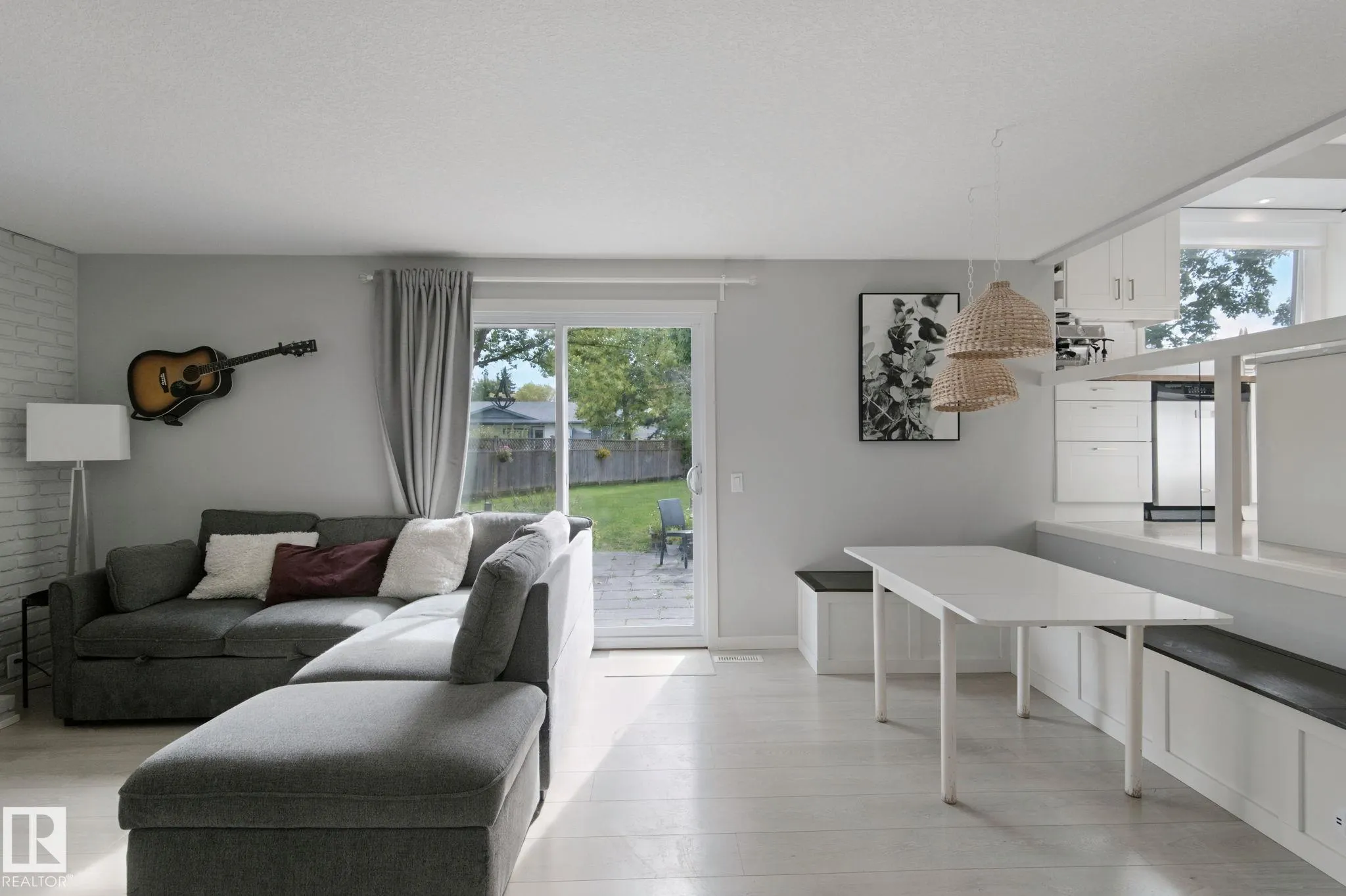 5 LABELLE Crescent