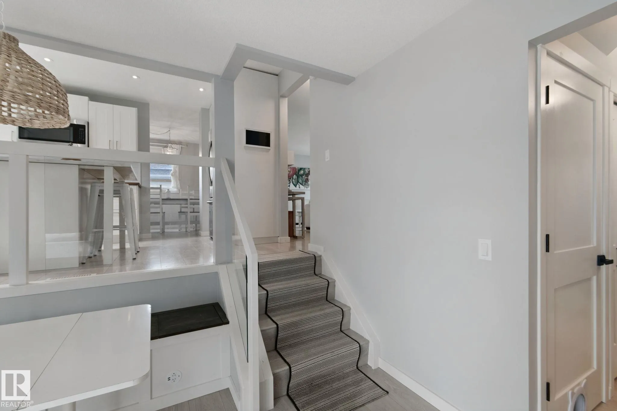 5 LABELLE Crescent