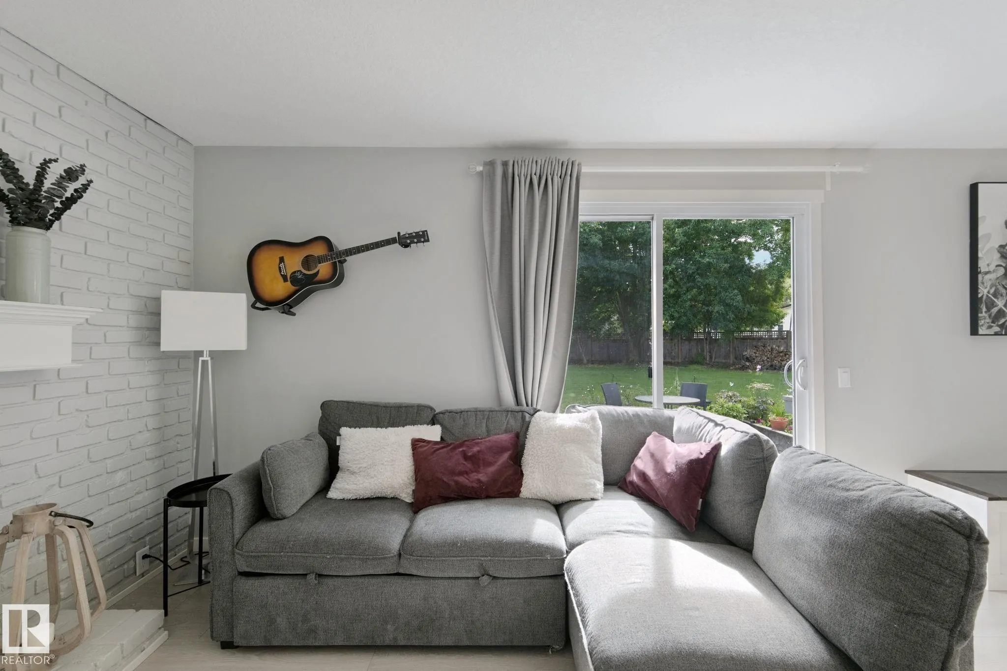 5 LABELLE Crescent