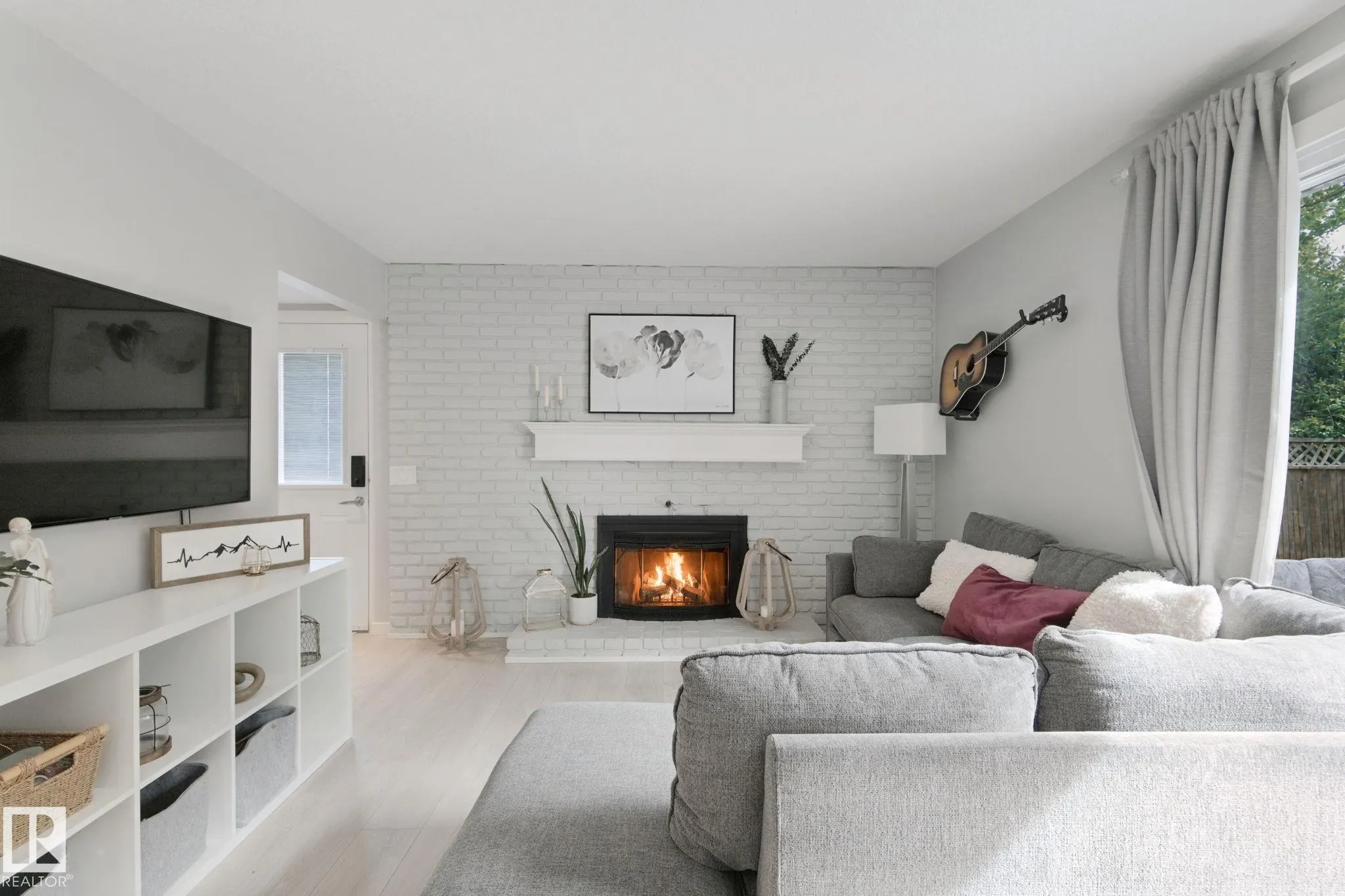 5 LABELLE Crescent