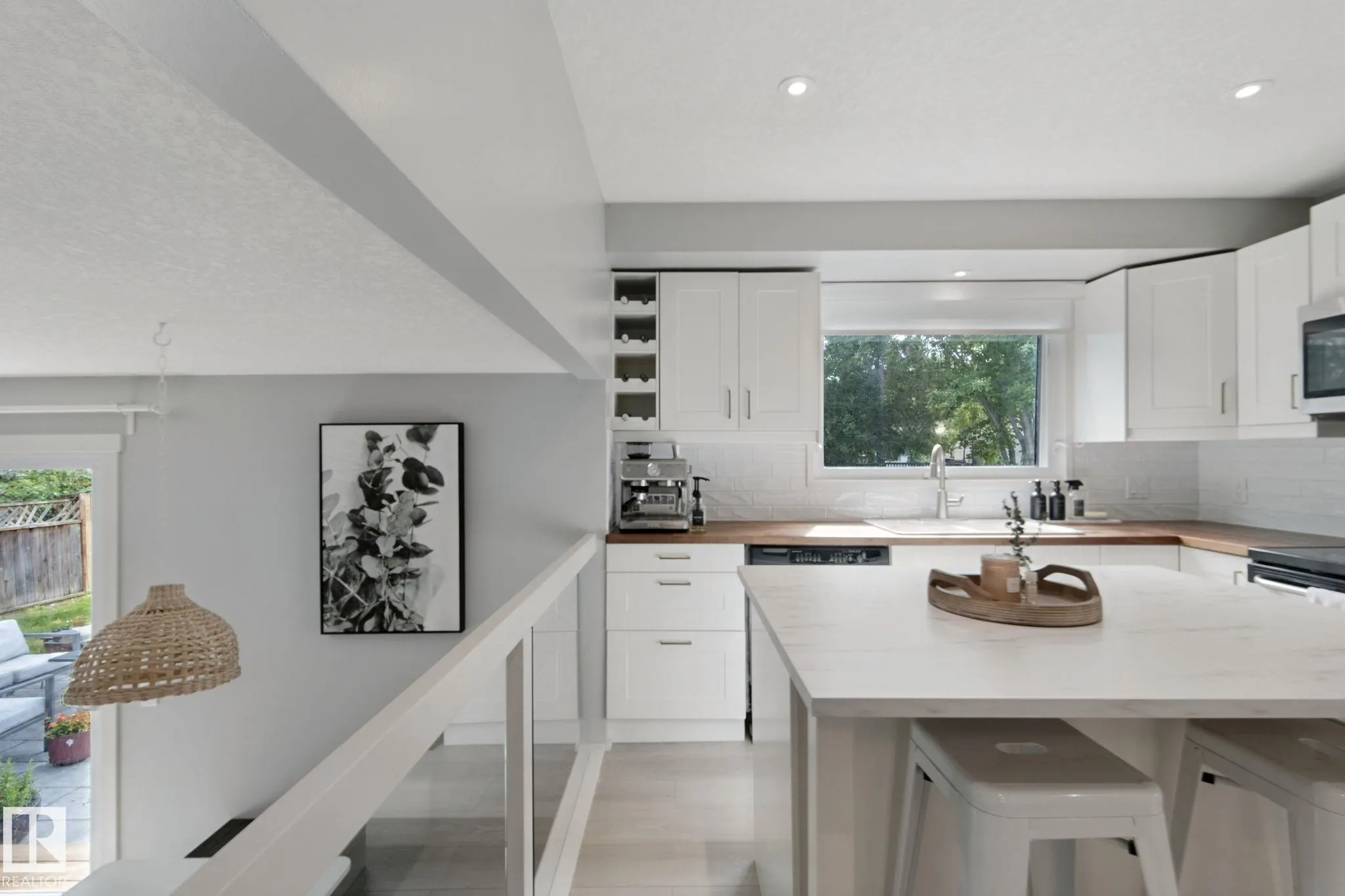 5 LABELLE Crescent