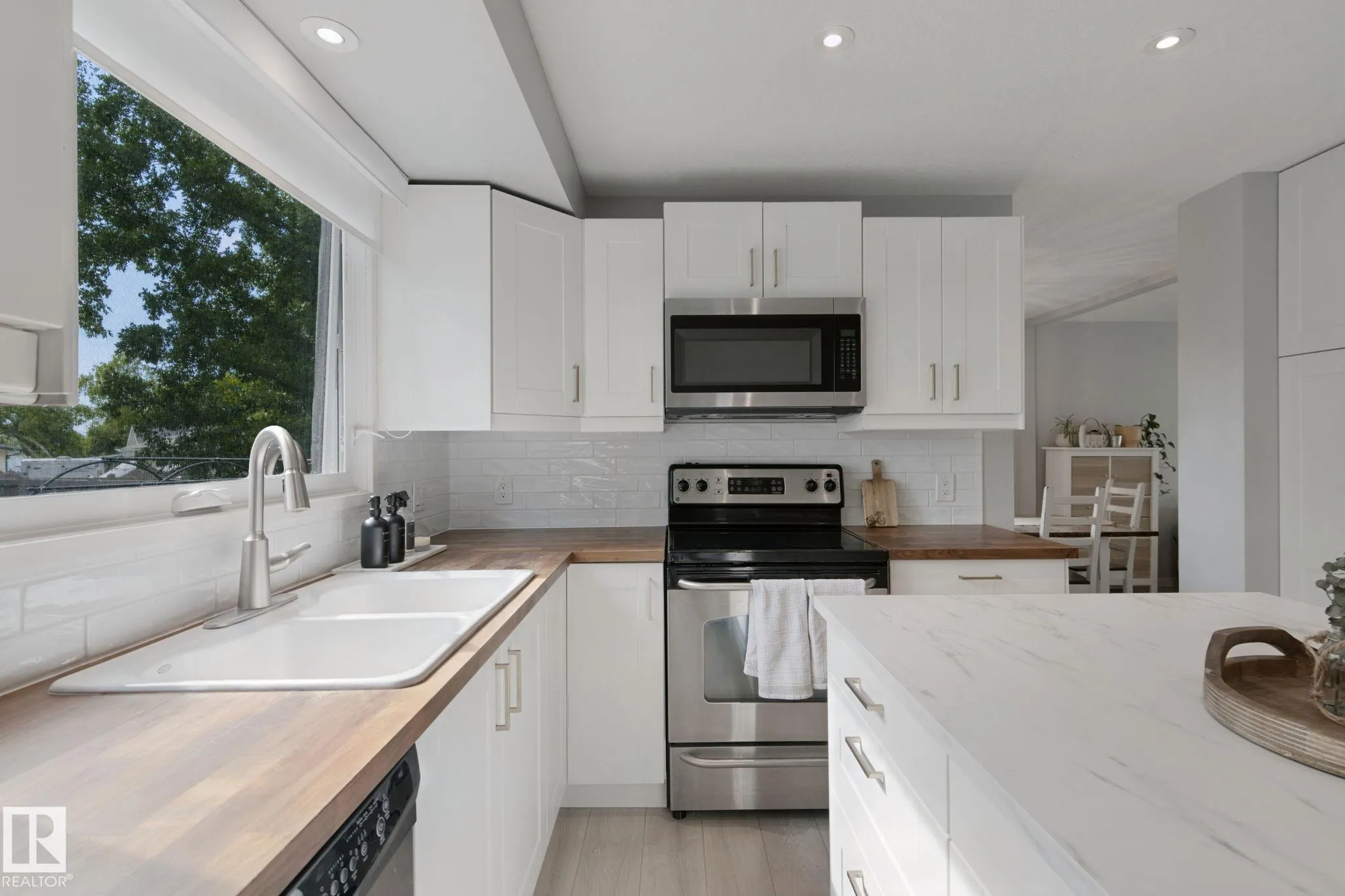 5 LABELLE Crescent
