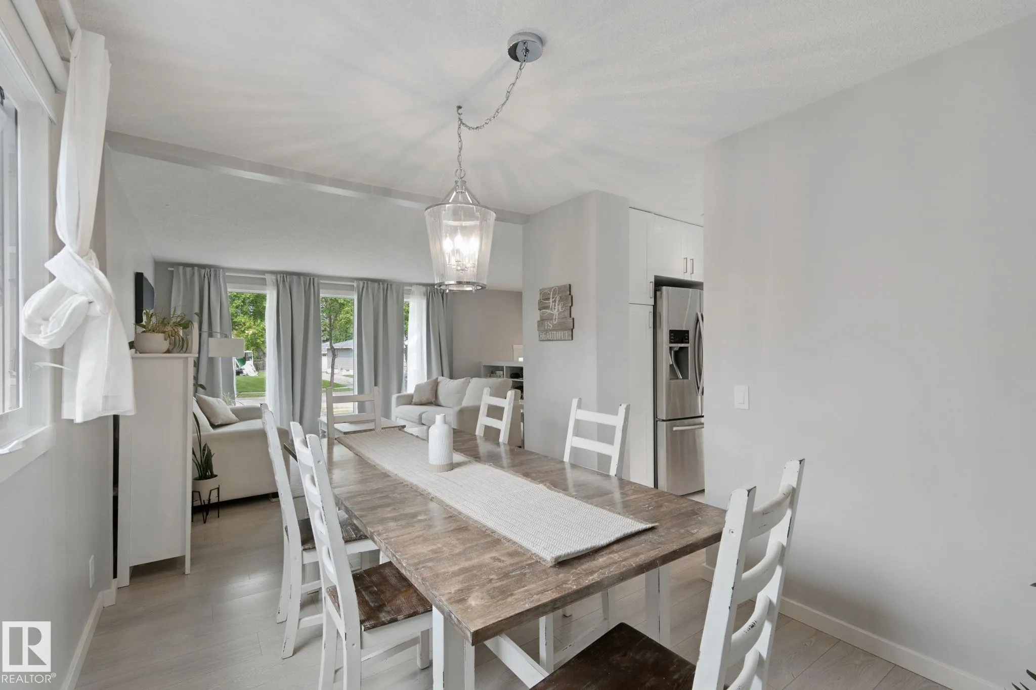 5 LABELLE Crescent
