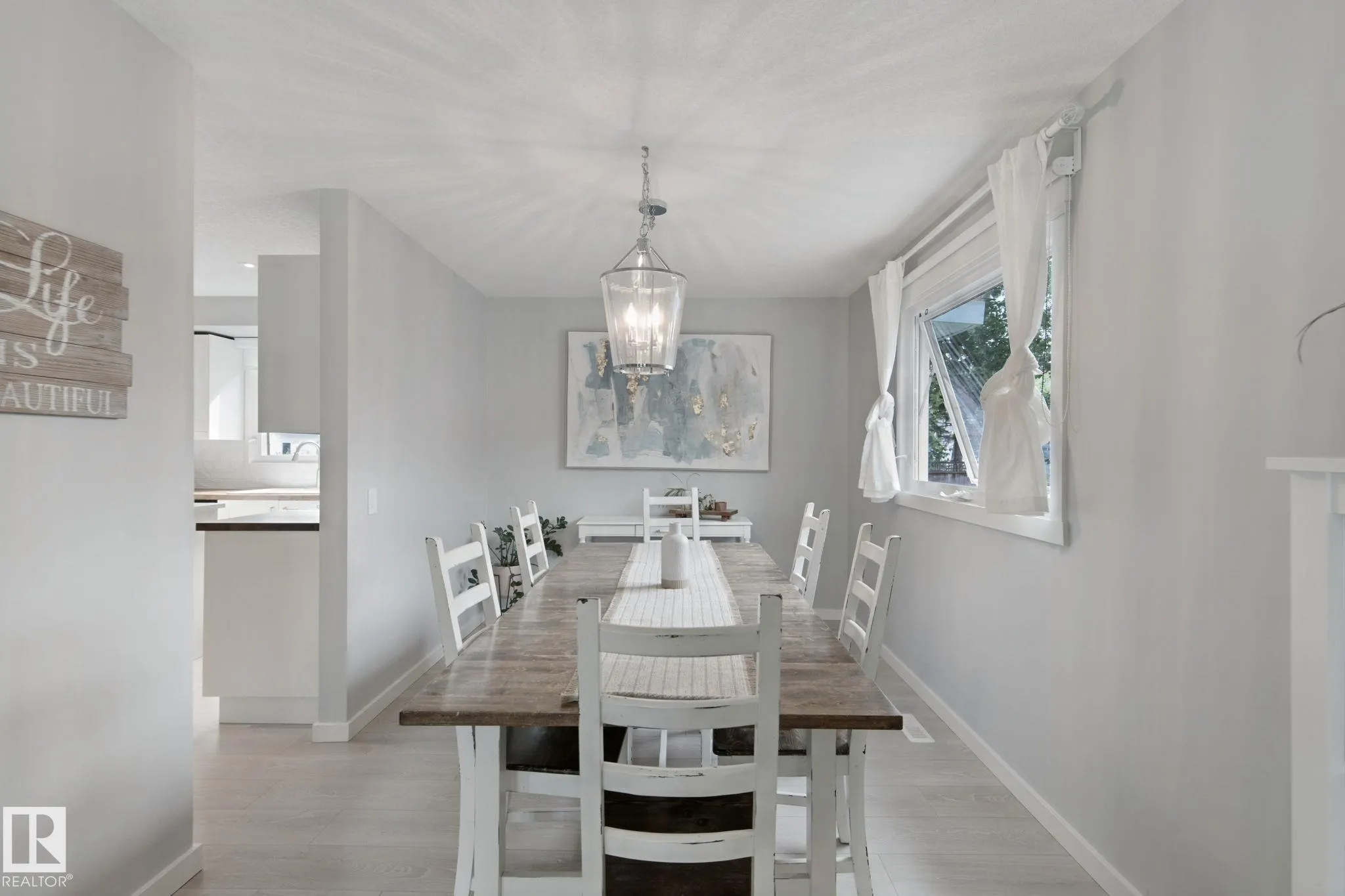 5 LABELLE Crescent