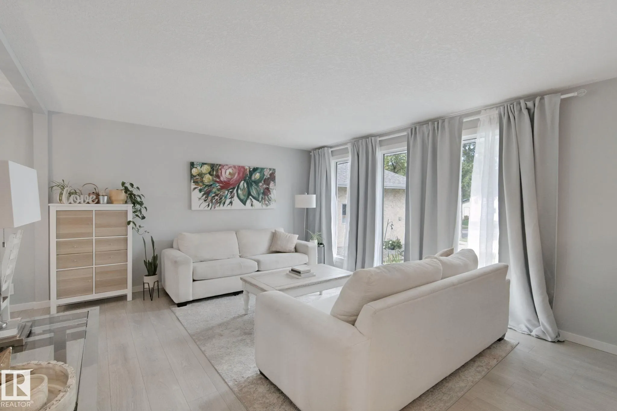5 LABELLE Crescent