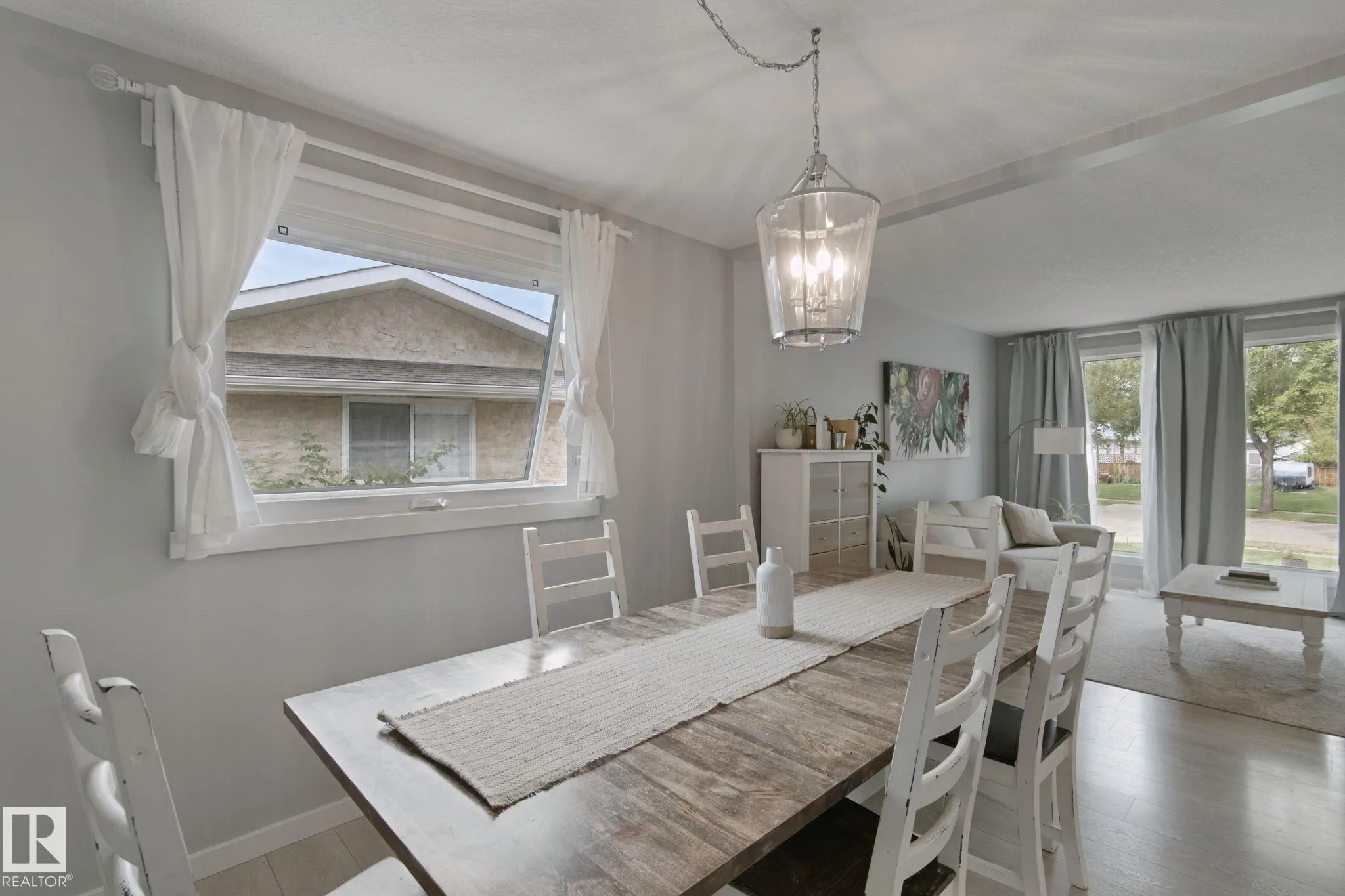 5 LABELLE Crescent