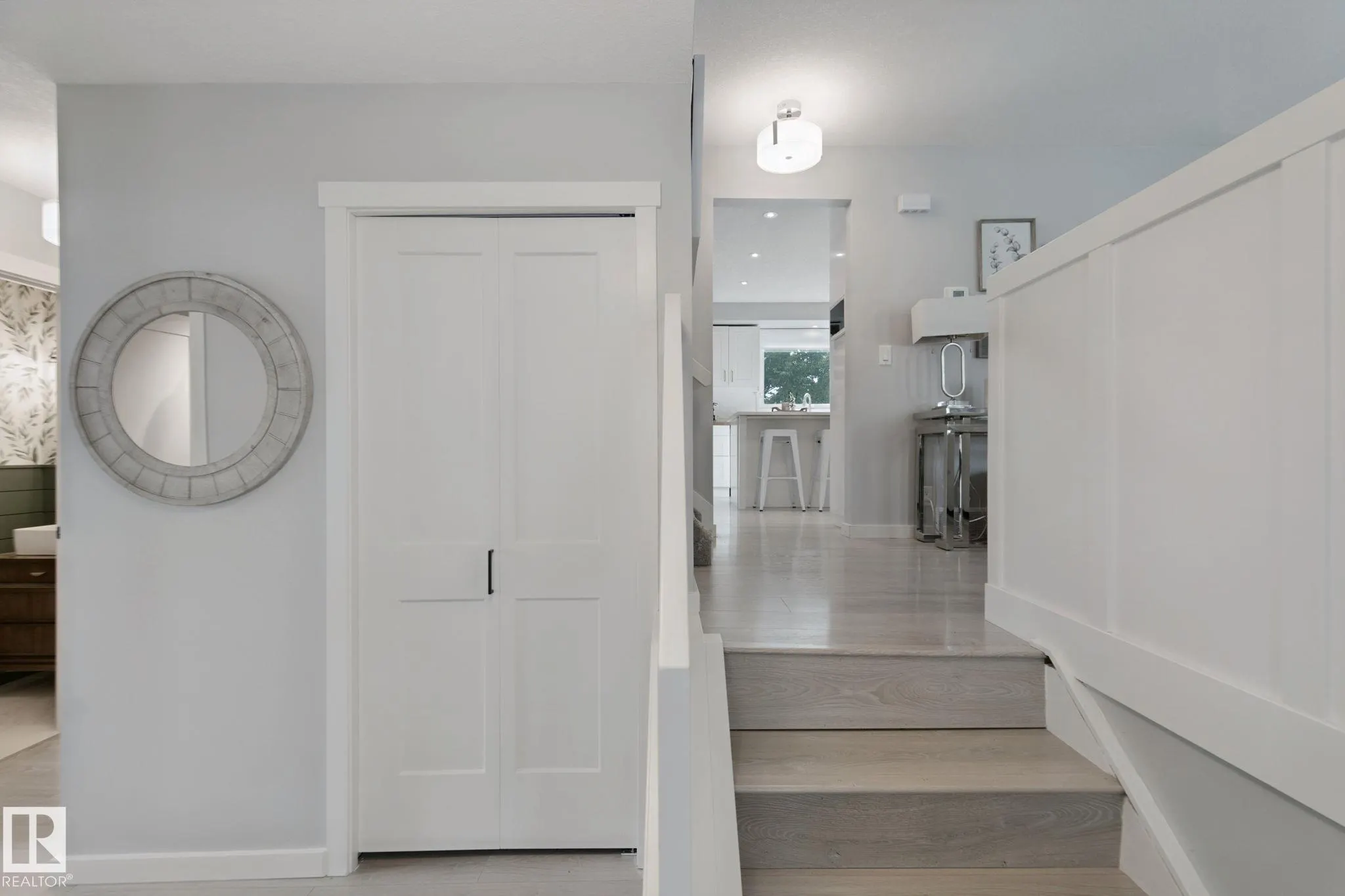 5 LABELLE Crescent