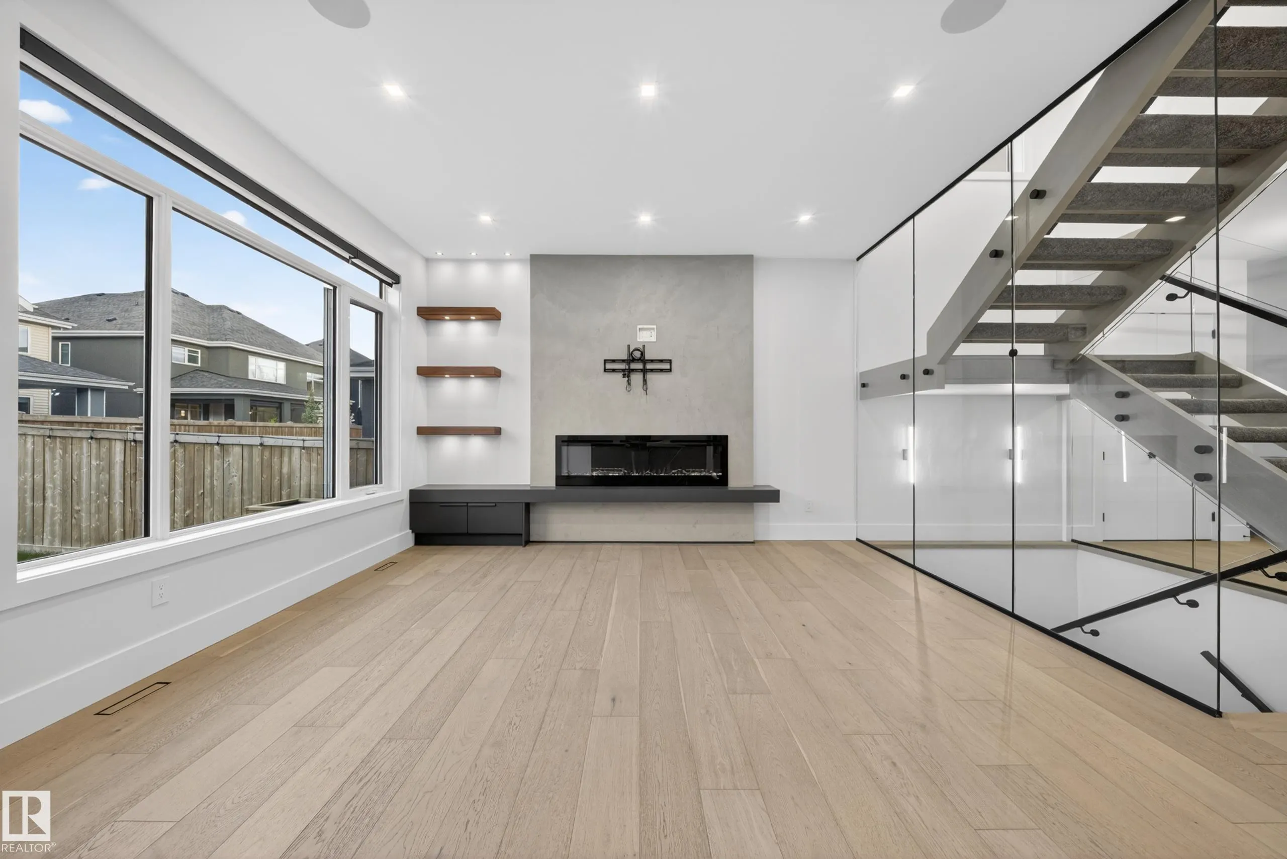 4464 SUZANNA Crescent
