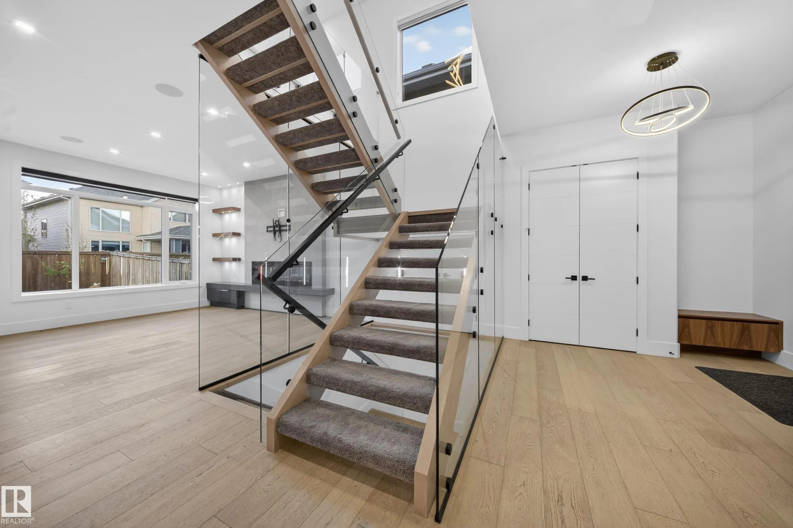 4464 SUZANNA Crescent