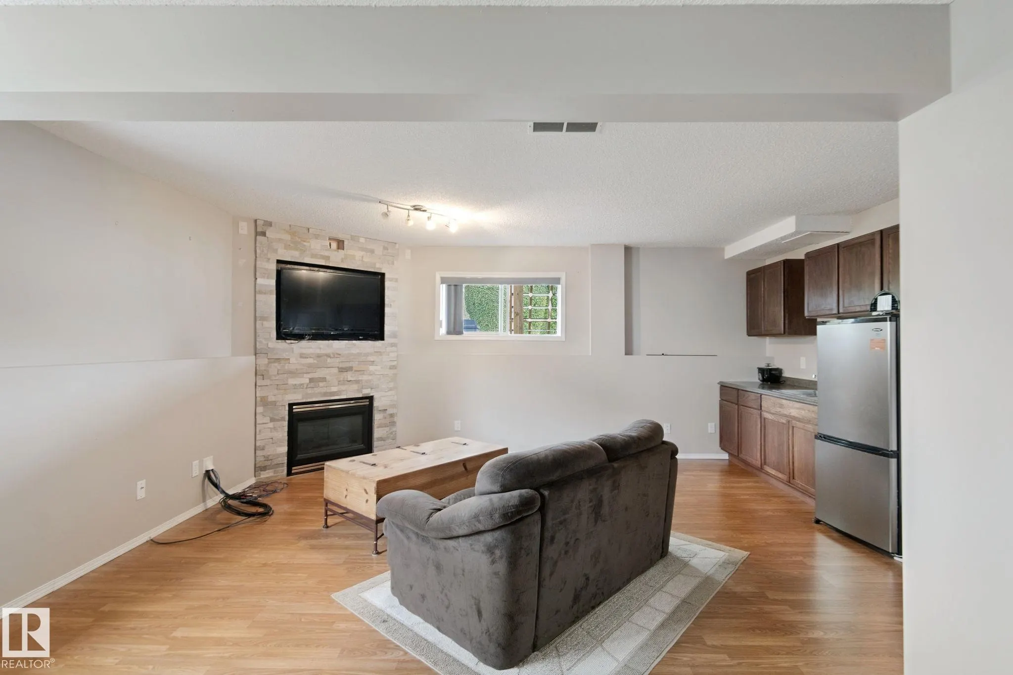 29 HIGHLAND Crescent