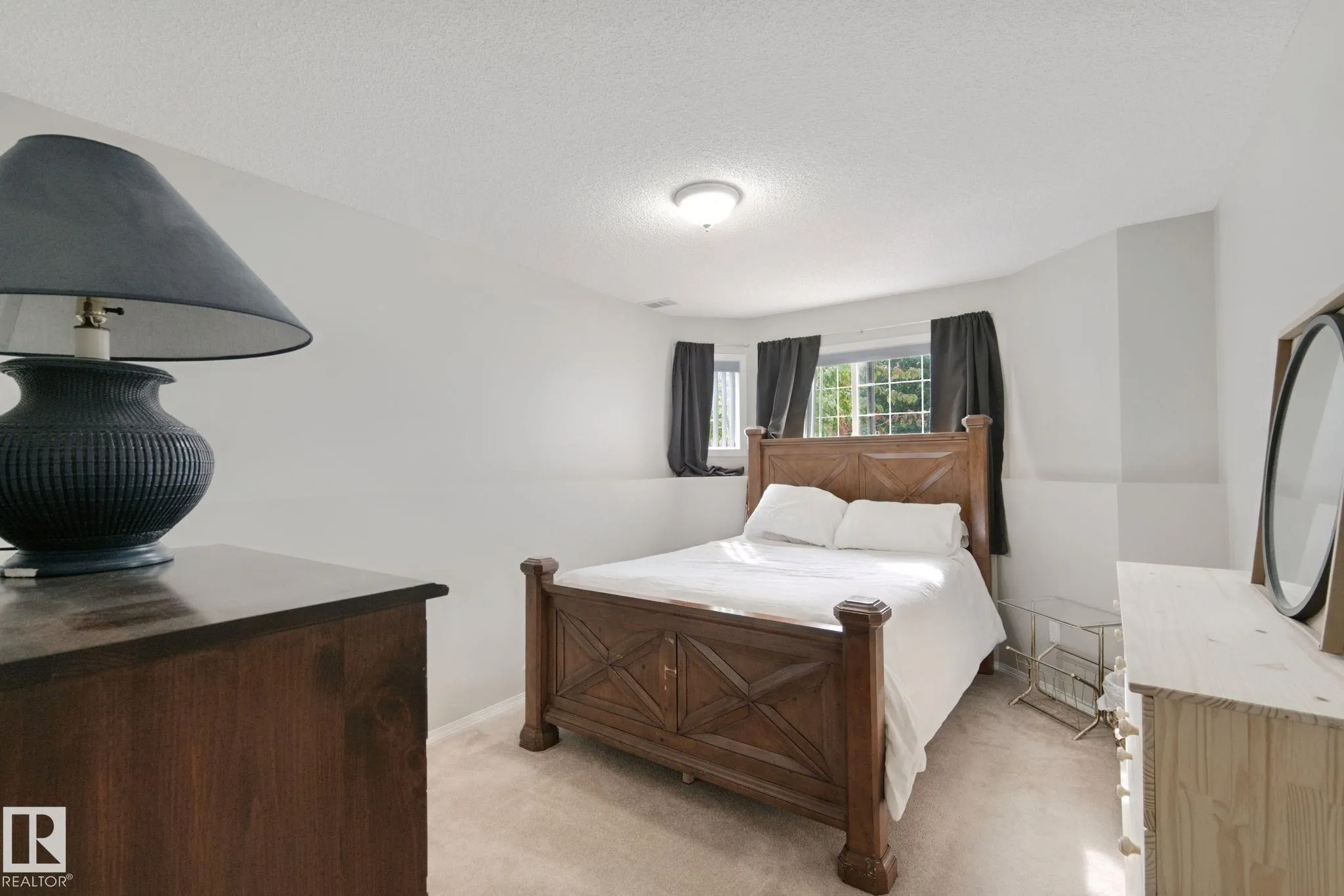 29 HIGHLAND Crescent