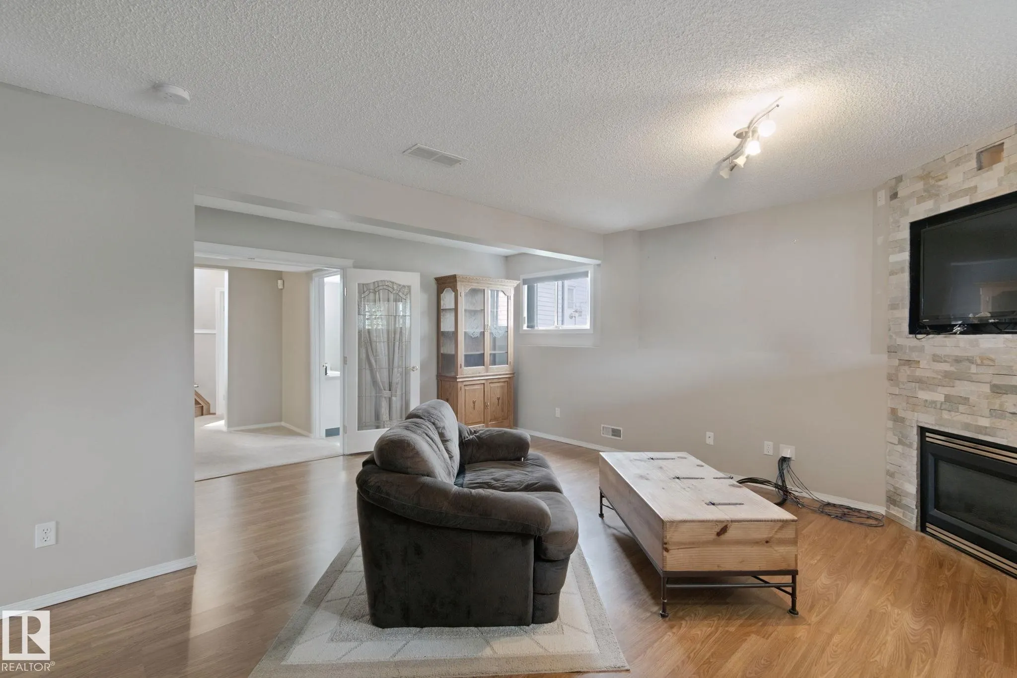 29 HIGHLAND Crescent