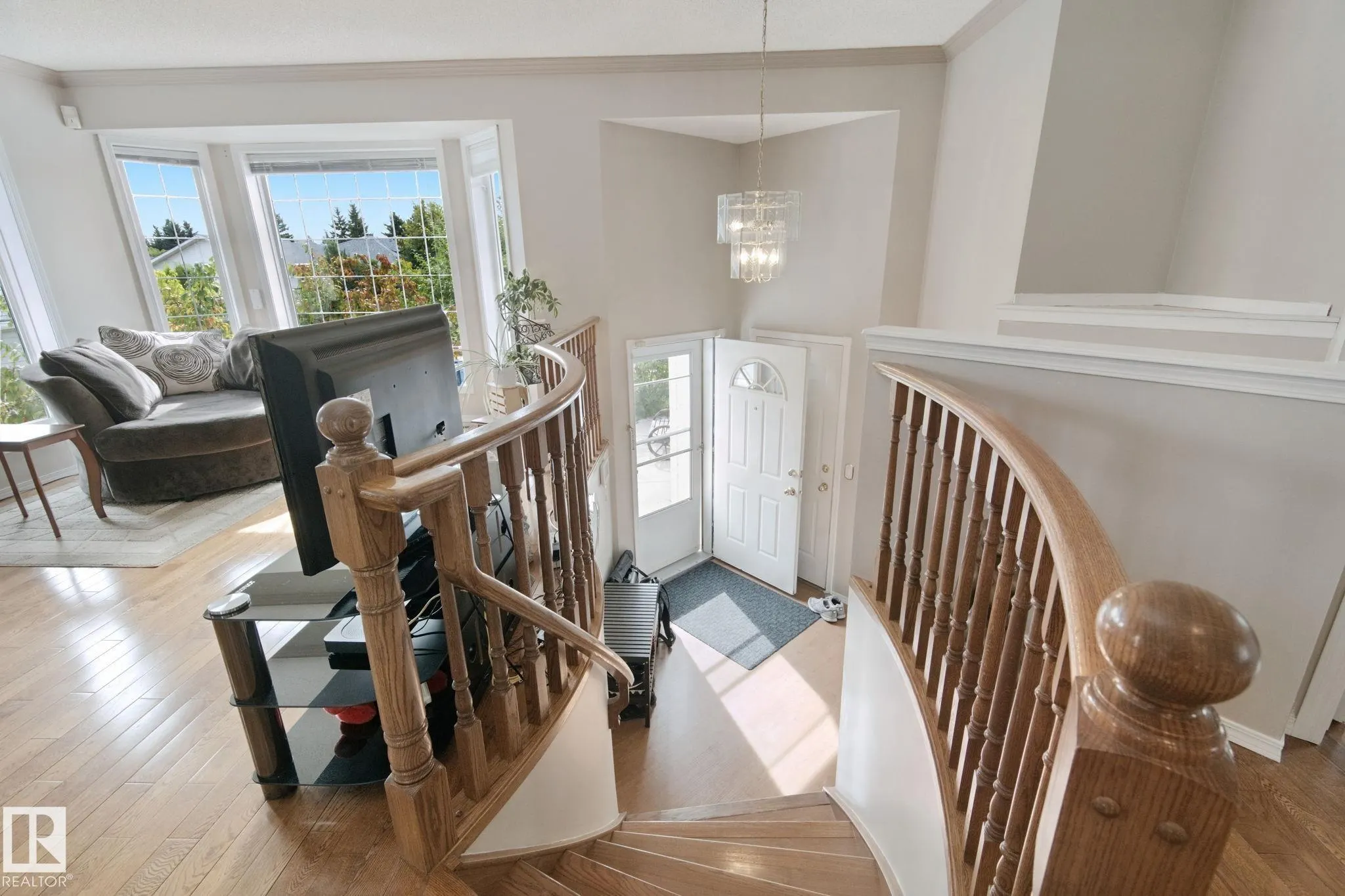 29 HIGHLAND Crescent