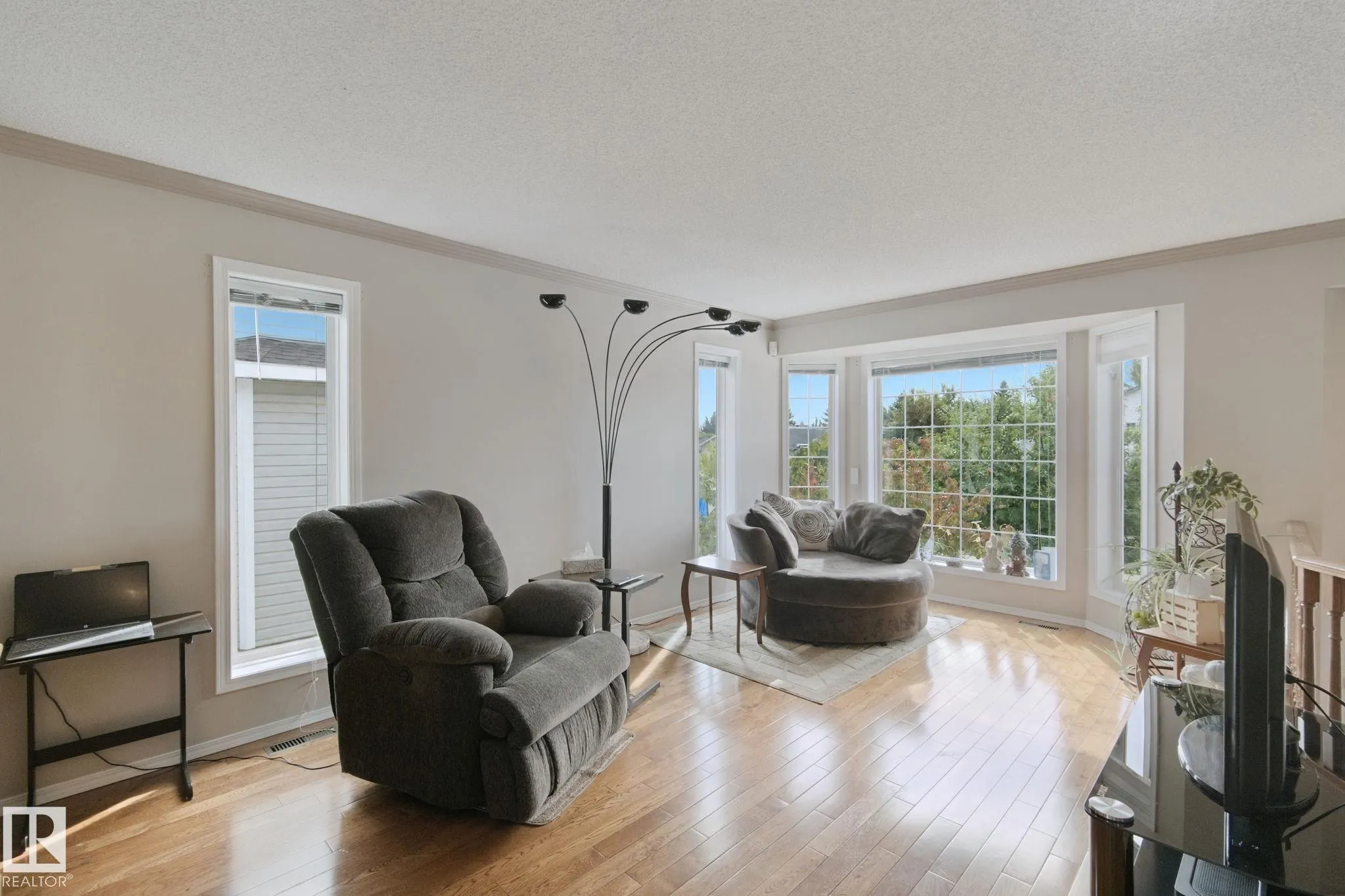 29 HIGHLAND Crescent