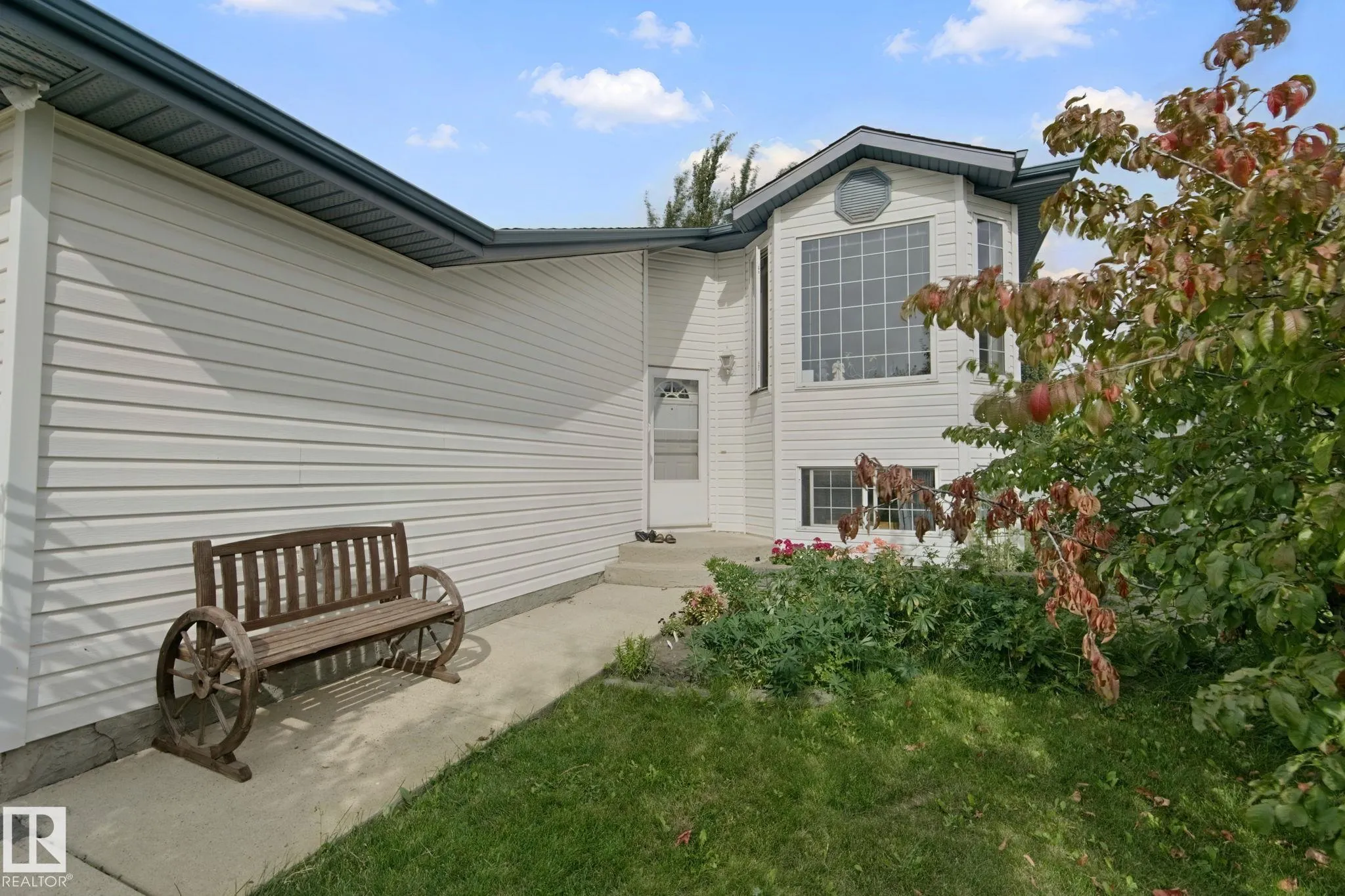 29 HIGHLAND Crescent