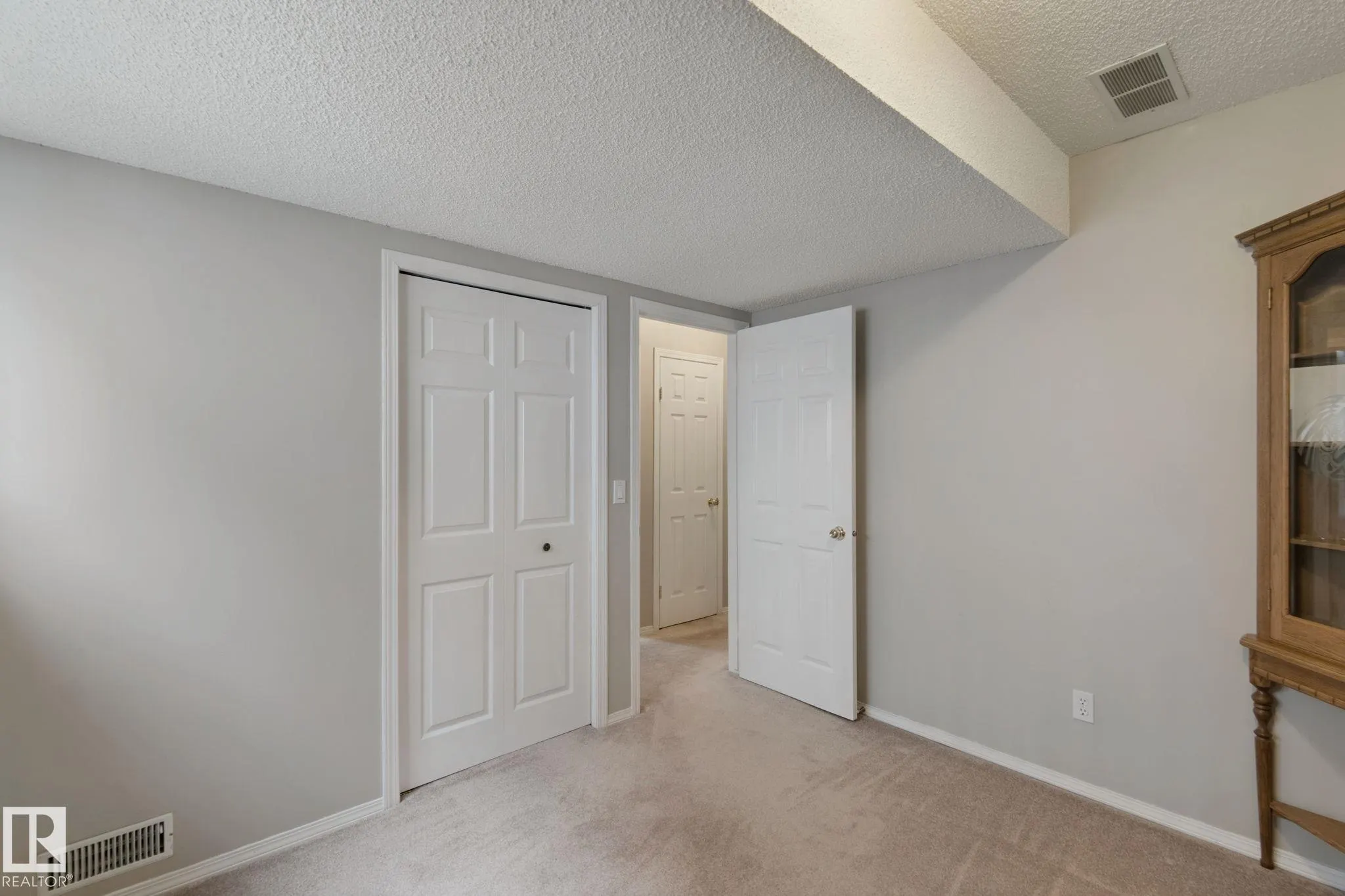 29 HIGHLAND Crescent