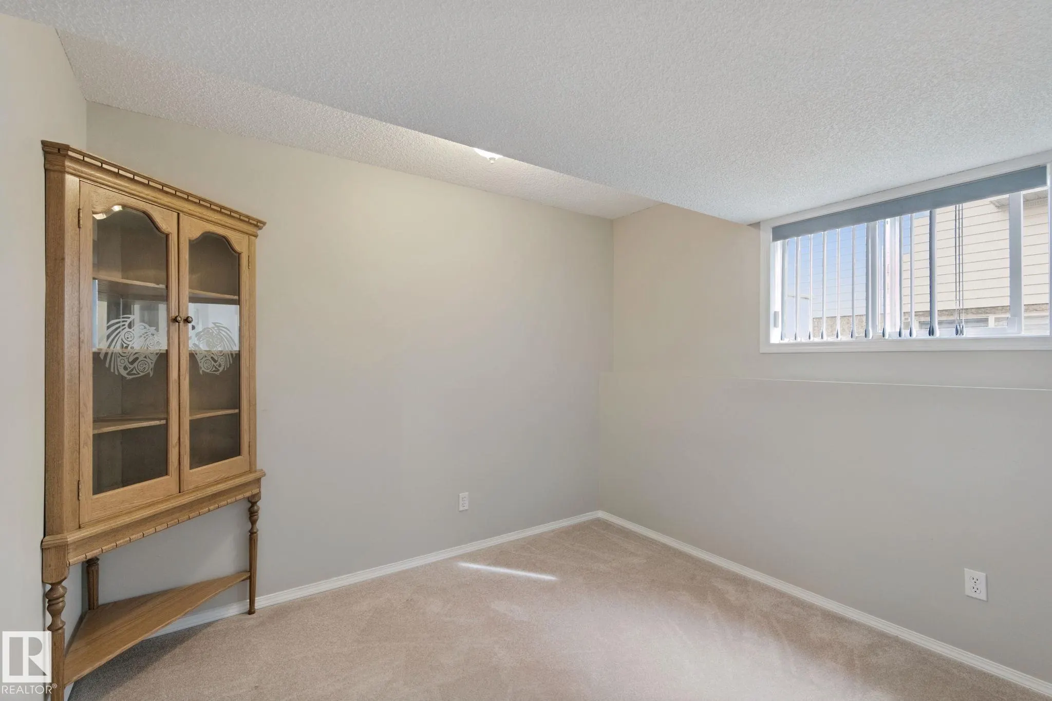29 HIGHLAND Crescent