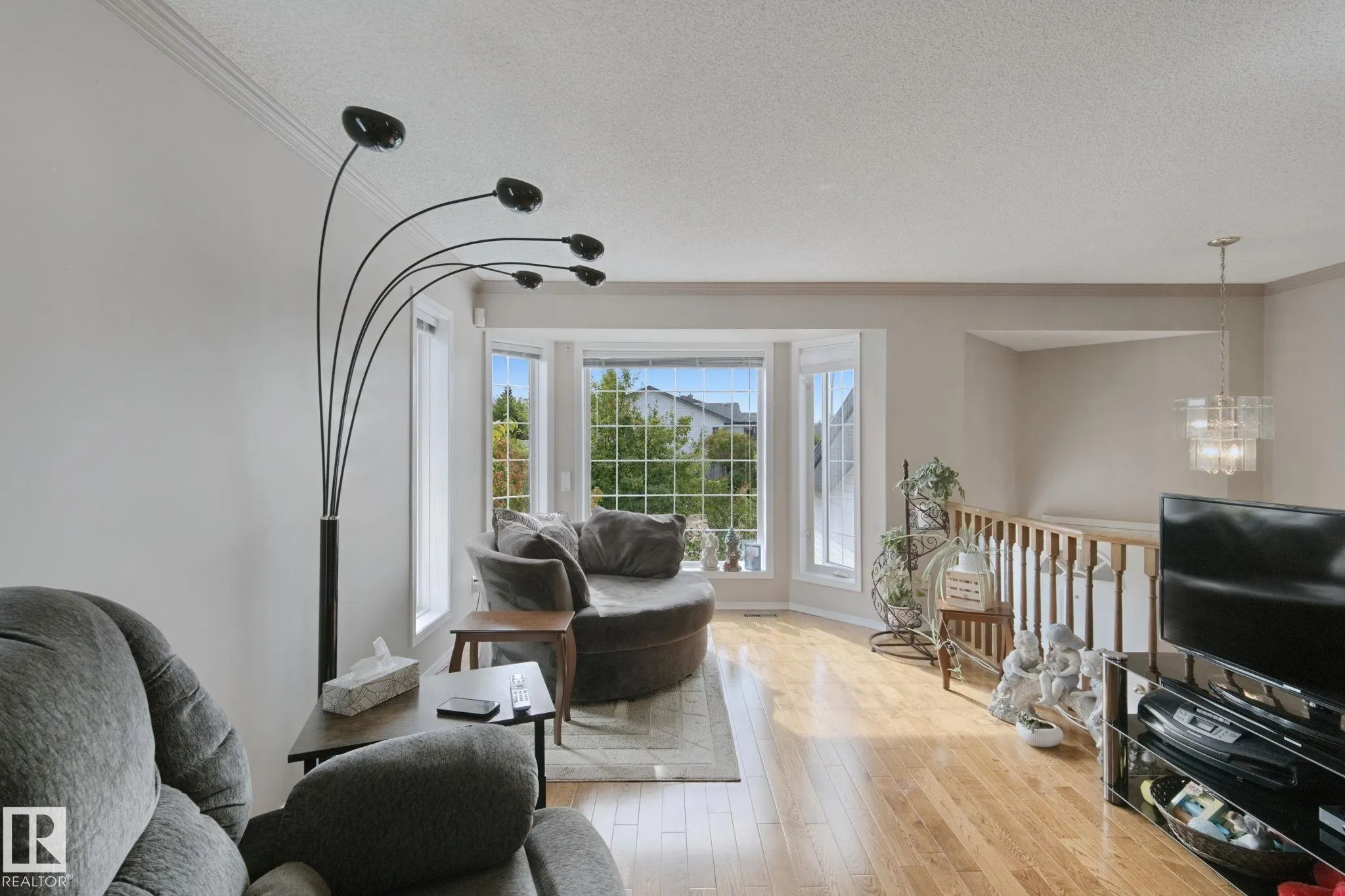 29 HIGHLAND Crescent