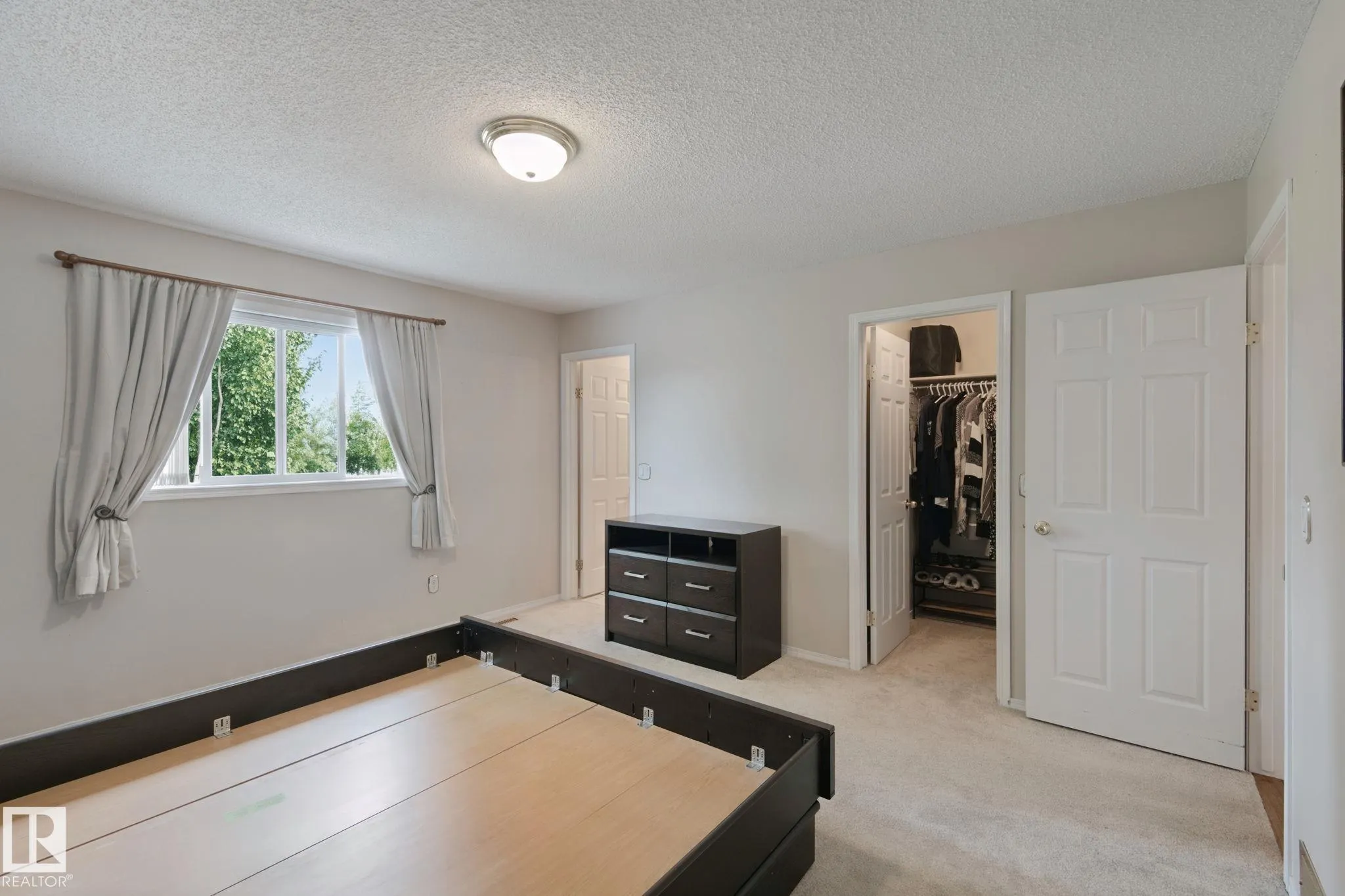 29 HIGHLAND Crescent
