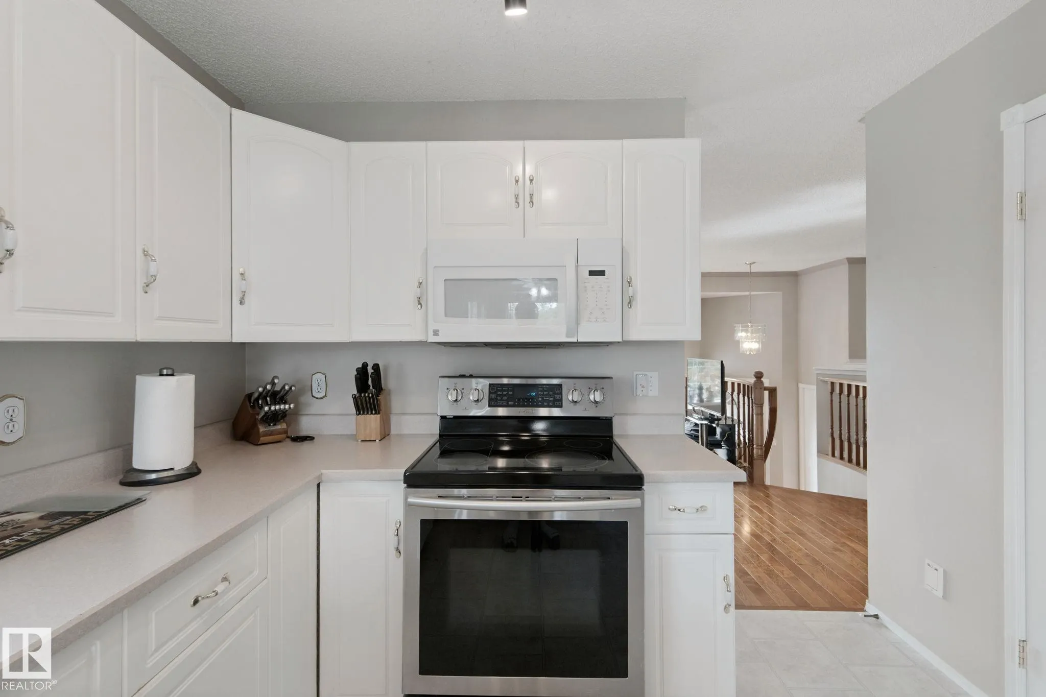 29 HIGHLAND Crescent