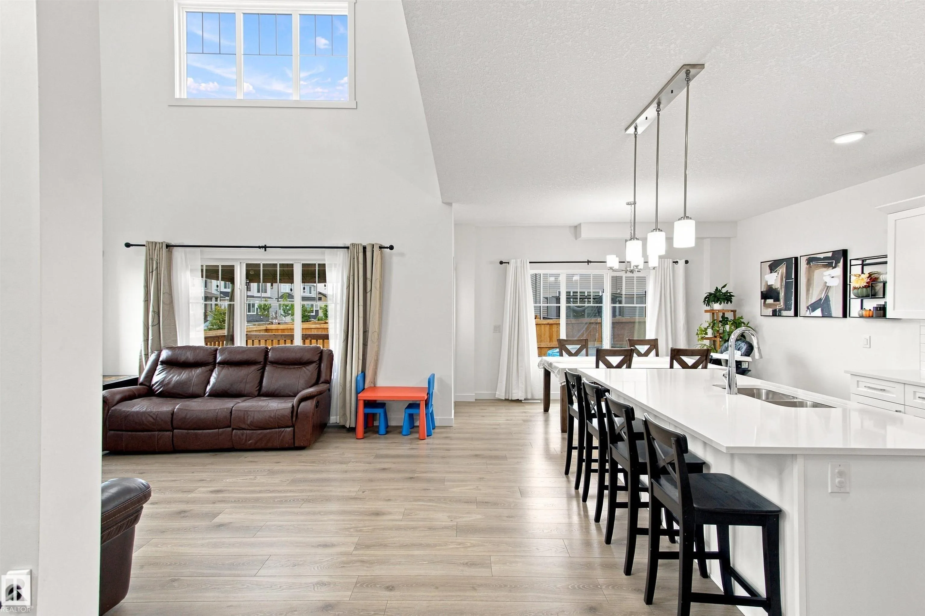 107 ELLICE Bend