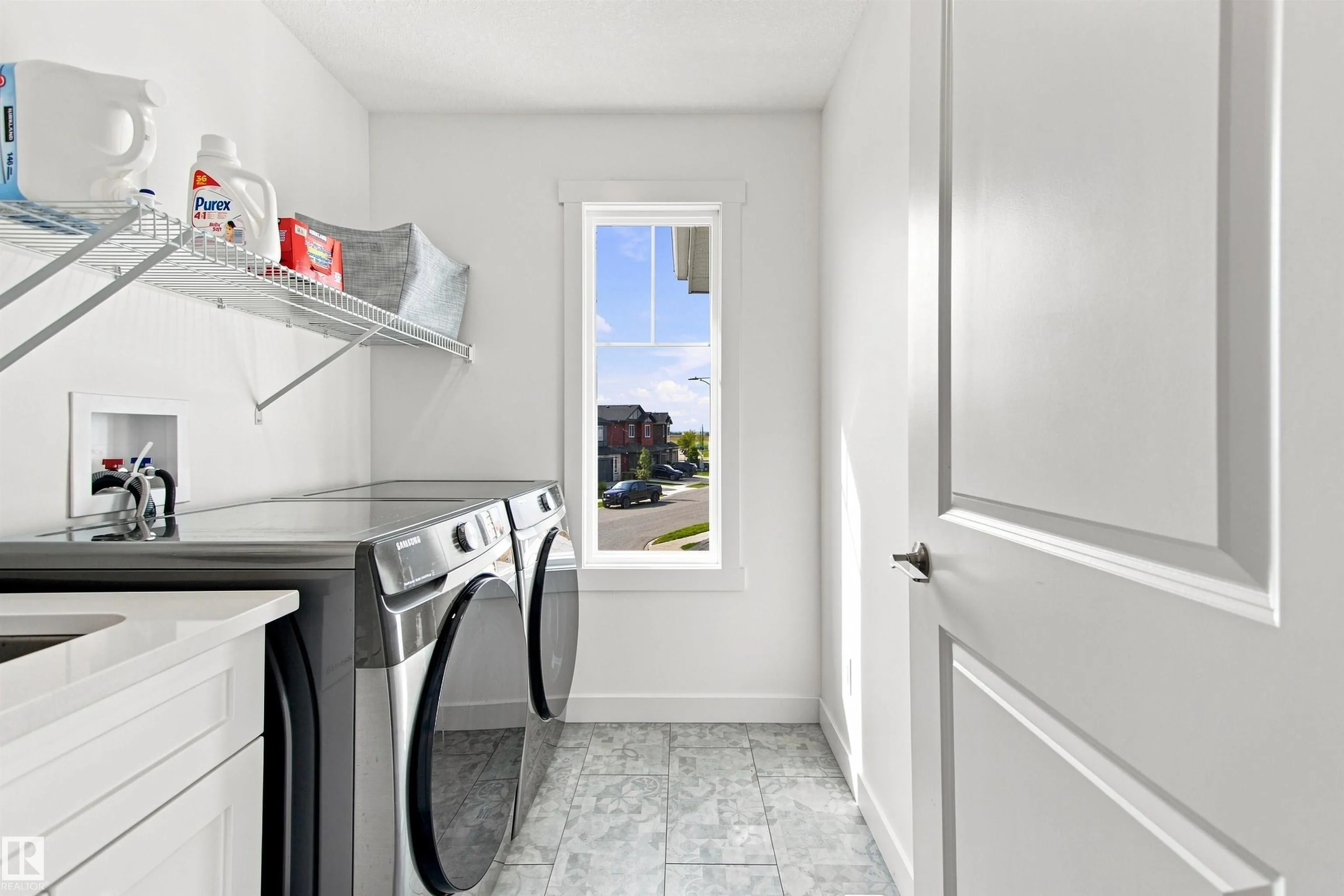 107 ELLICE Bend