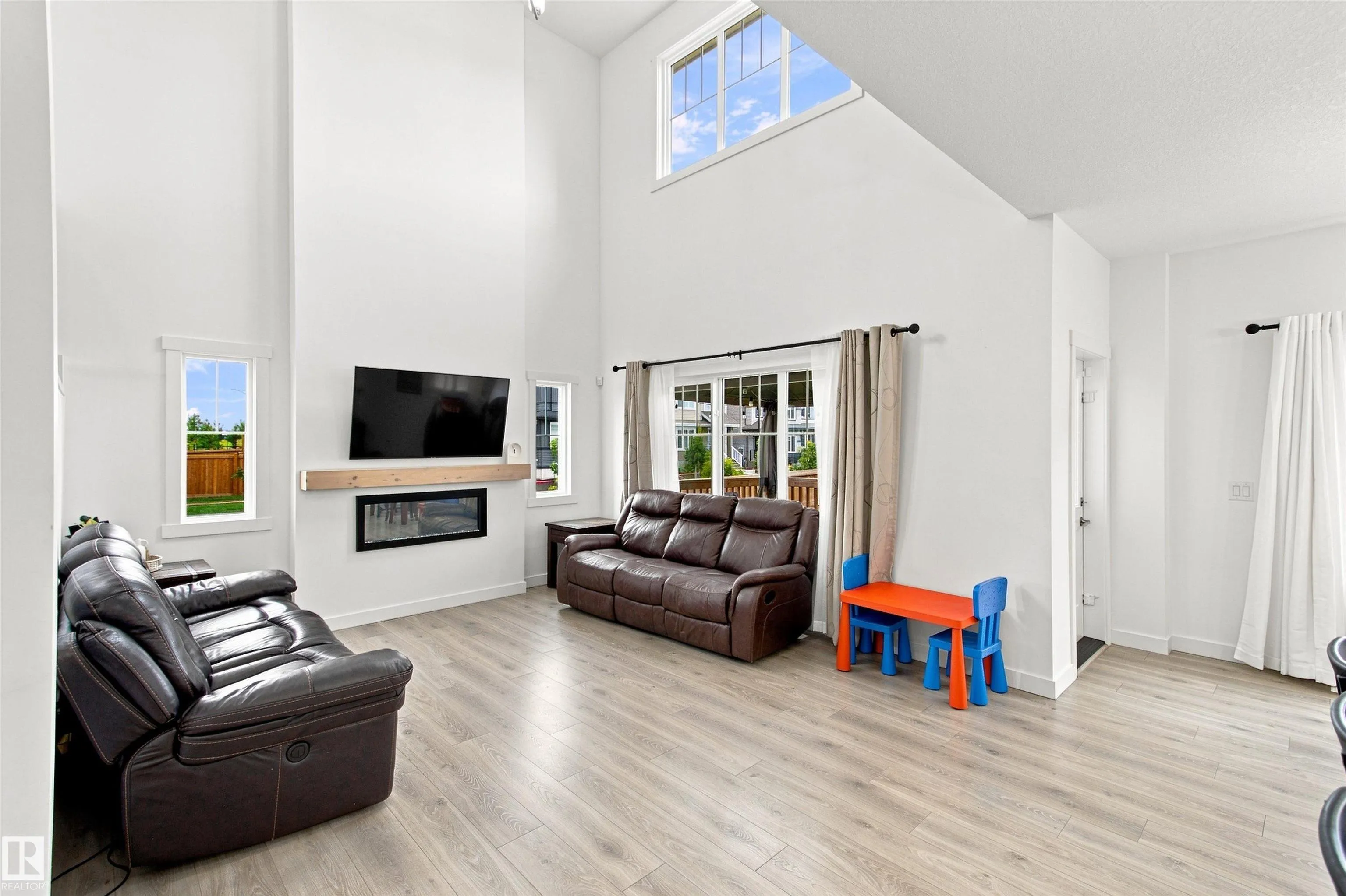 107 ELLICE Bend