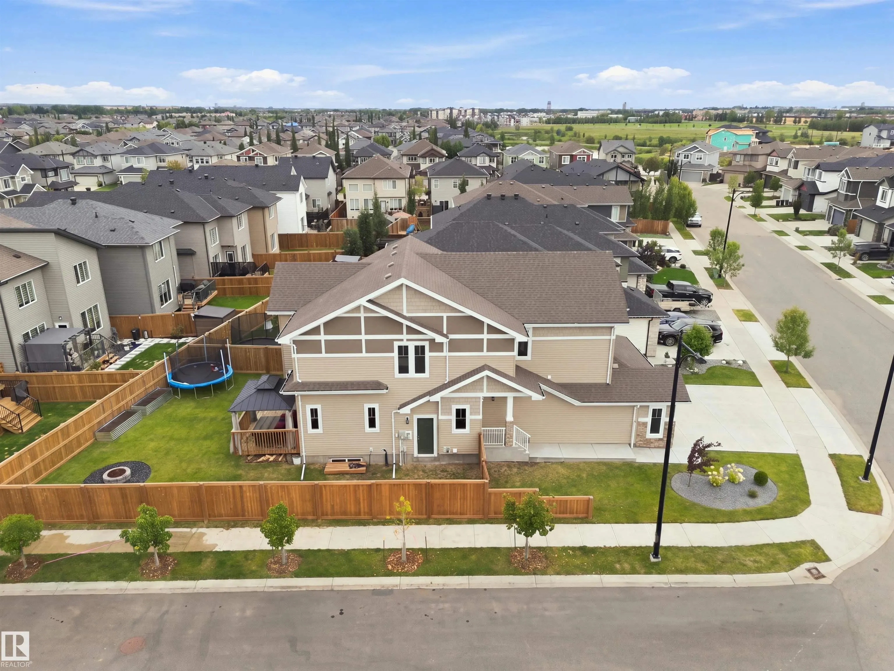 107 ELLICE Bend