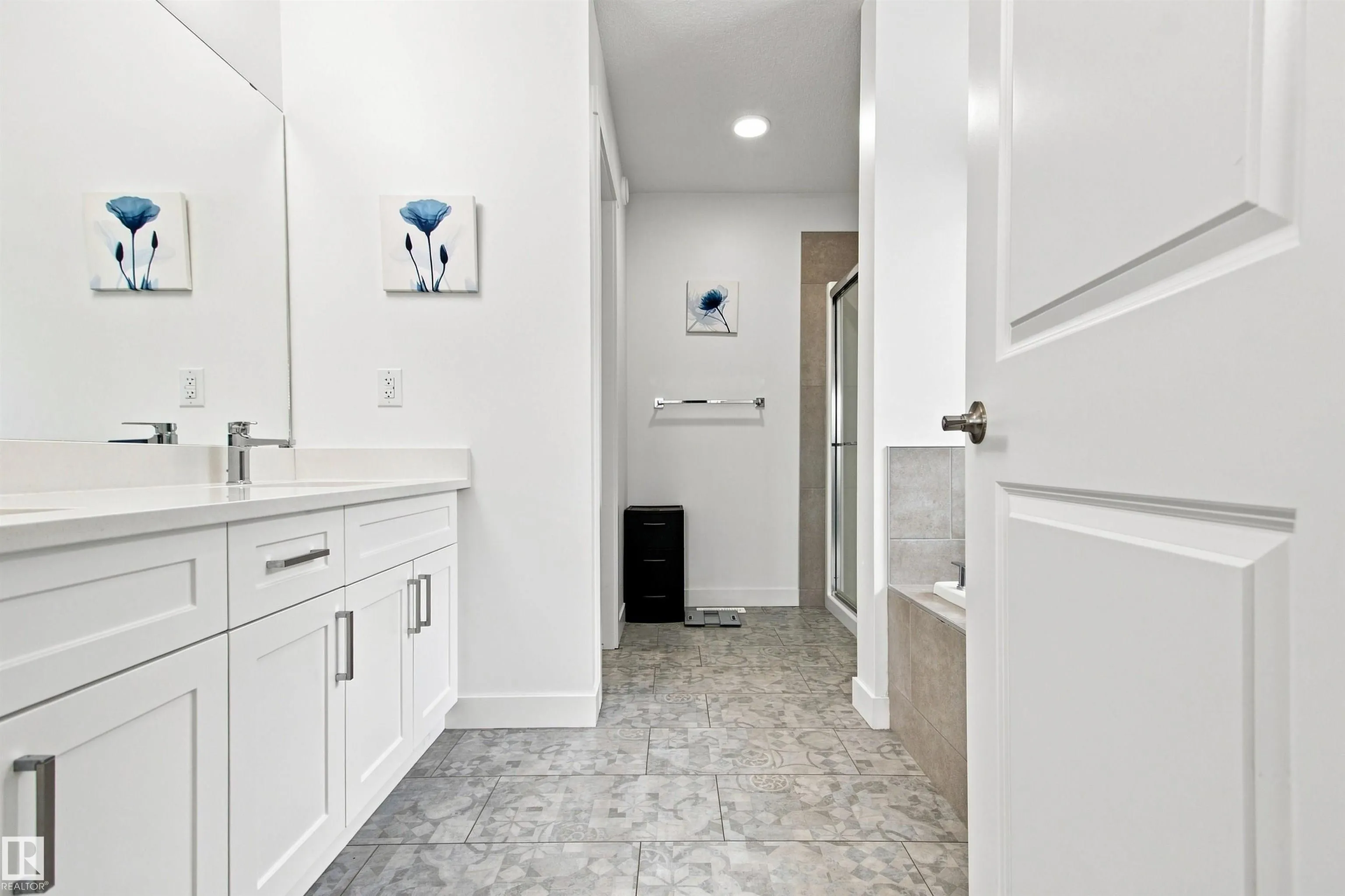 107 ELLICE Bend