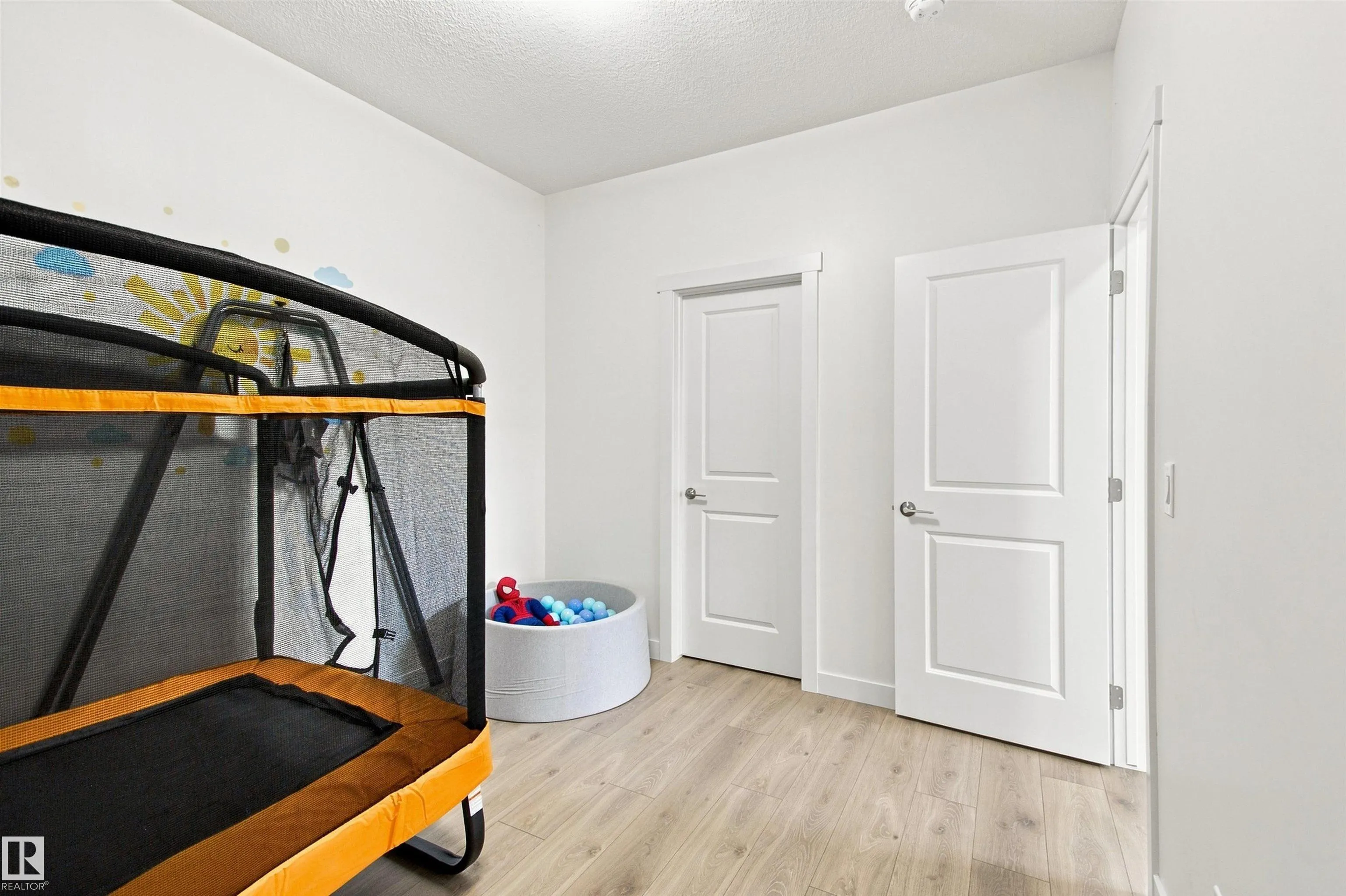 107 ELLICE Bend