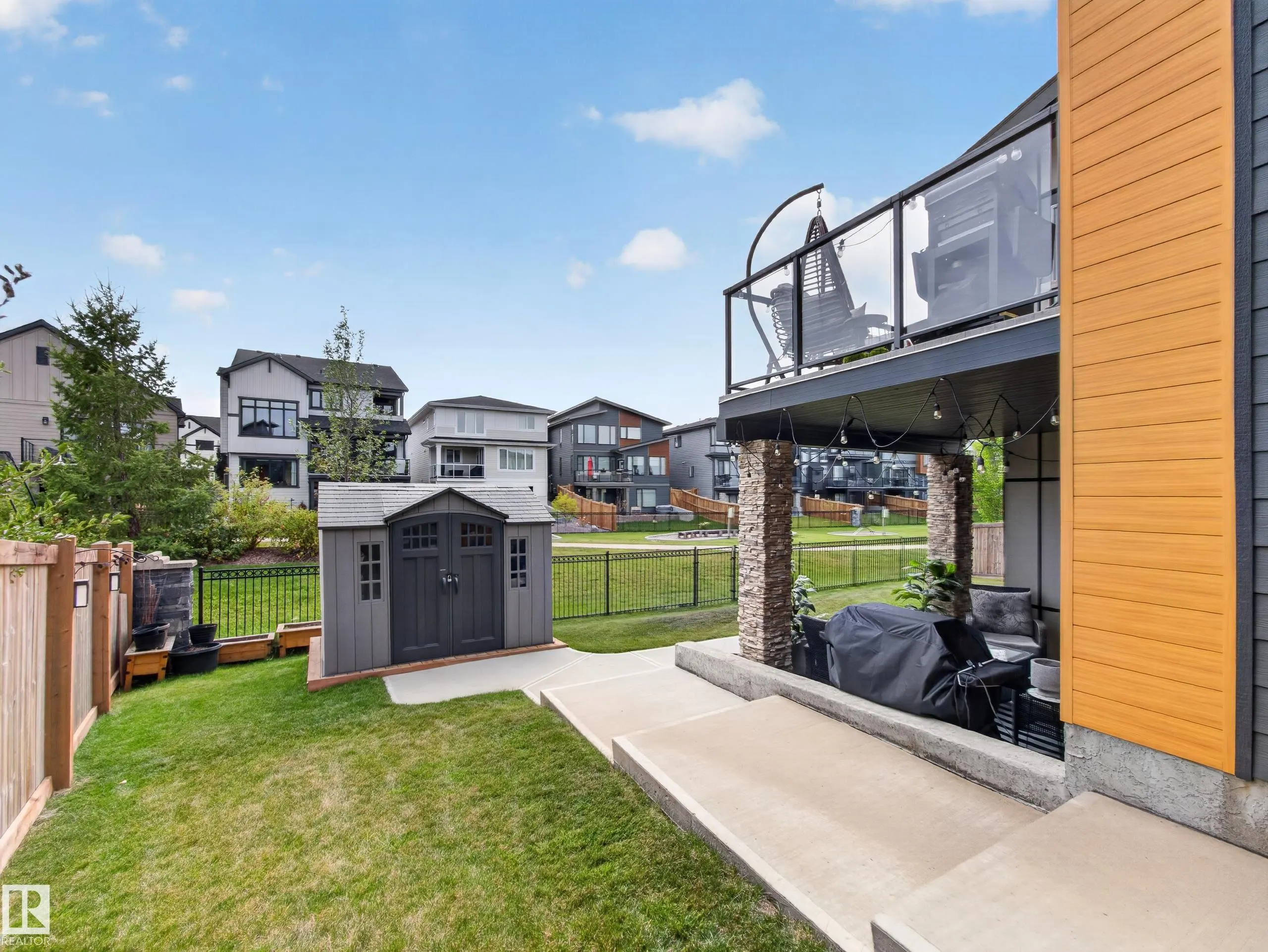 61 AMESBURY Wynd