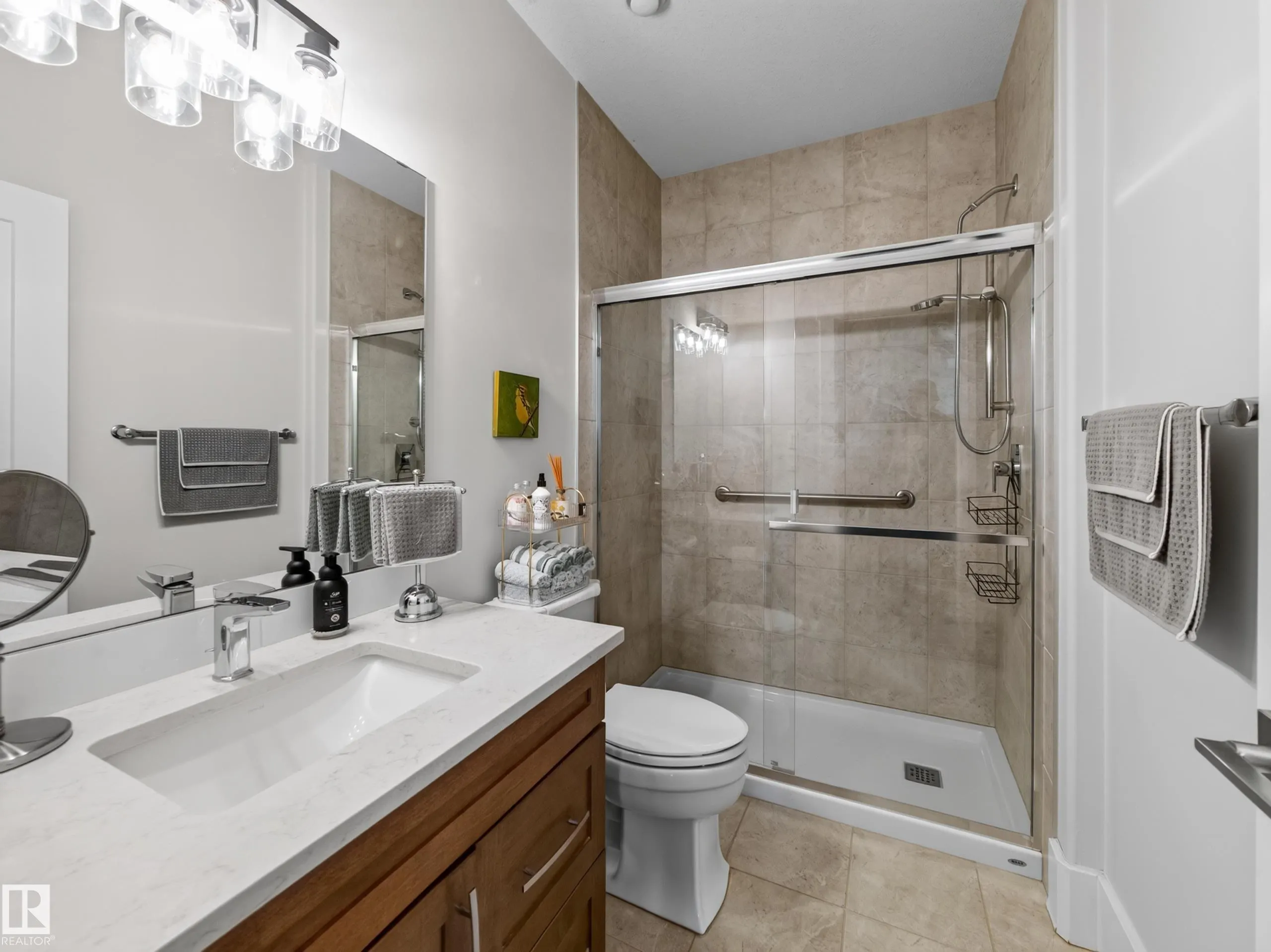 61 AMESBURY Wynd