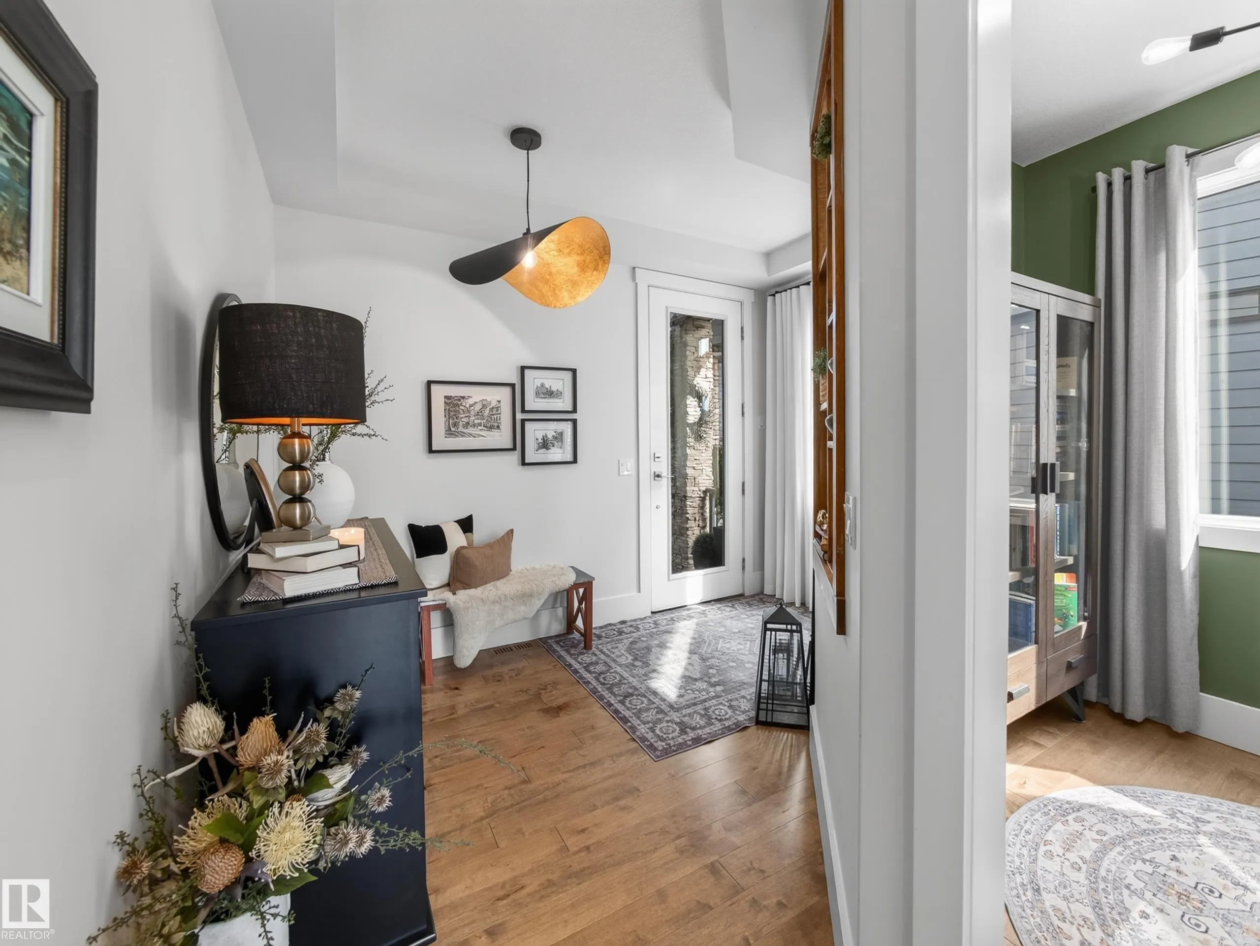 61 AMESBURY Wynd