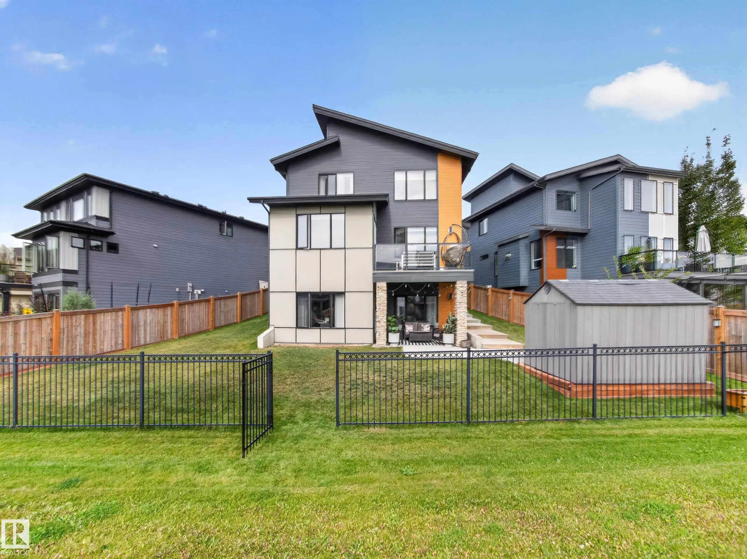 61 AMESBURY Wynd
