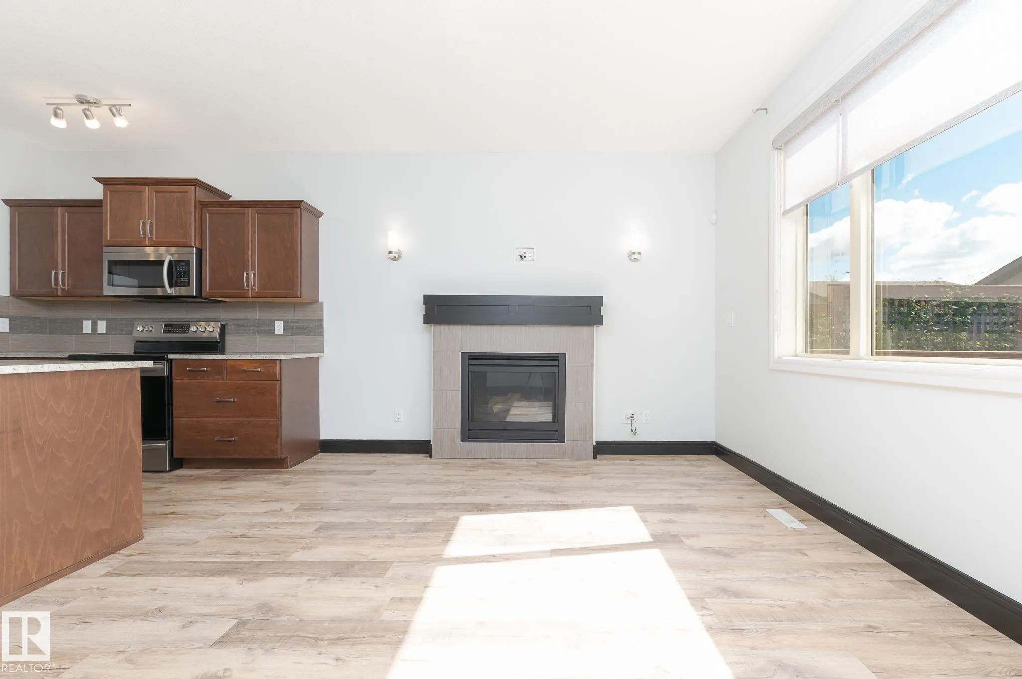 71 GREENBURY Crescent