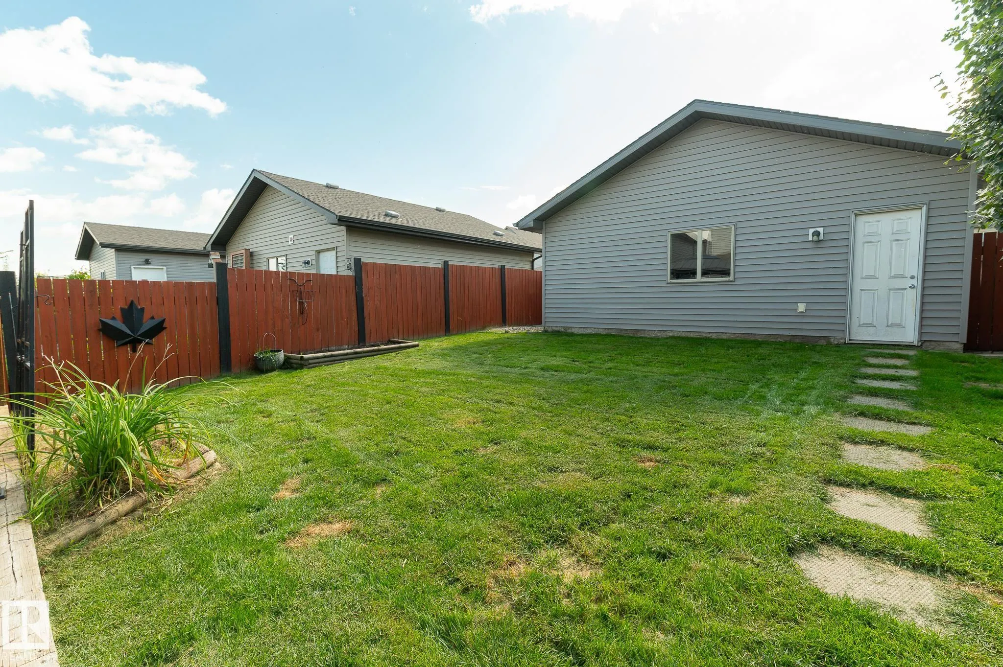 71 GREENBURY Crescent
