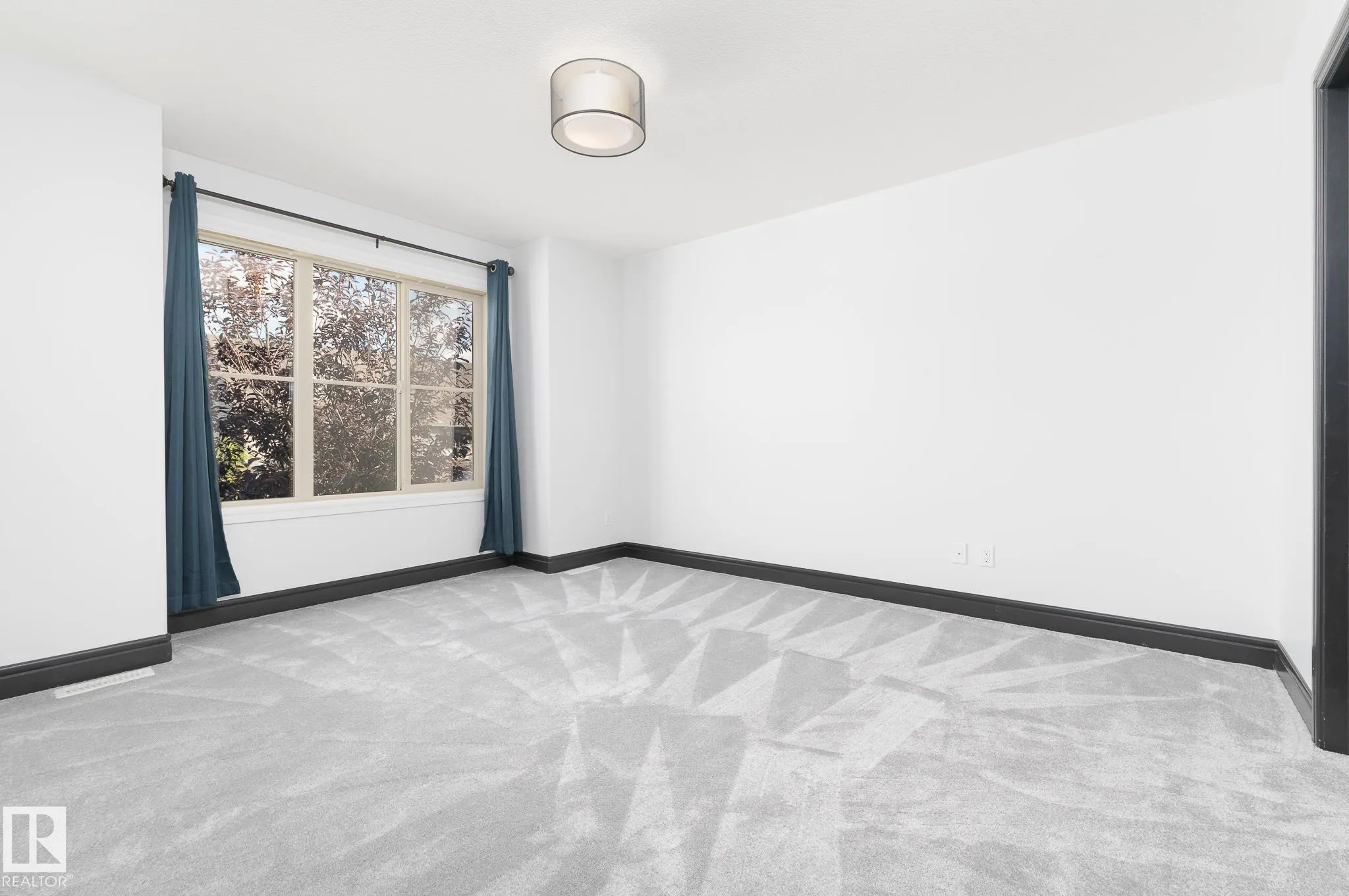 71 GREENBURY Crescent