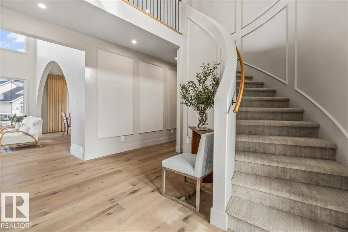 8 JARDIN Place